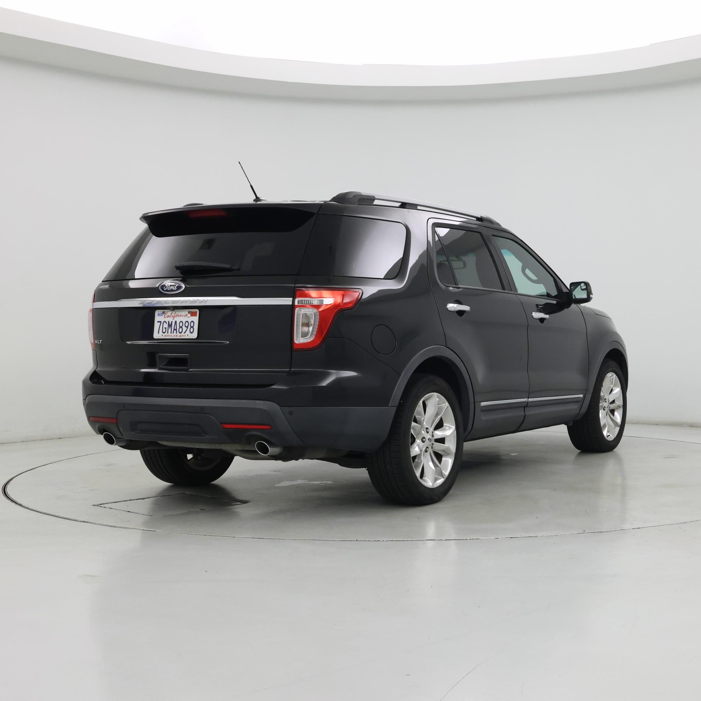 Thumbnail: 2015 Ford Explorer - 8
