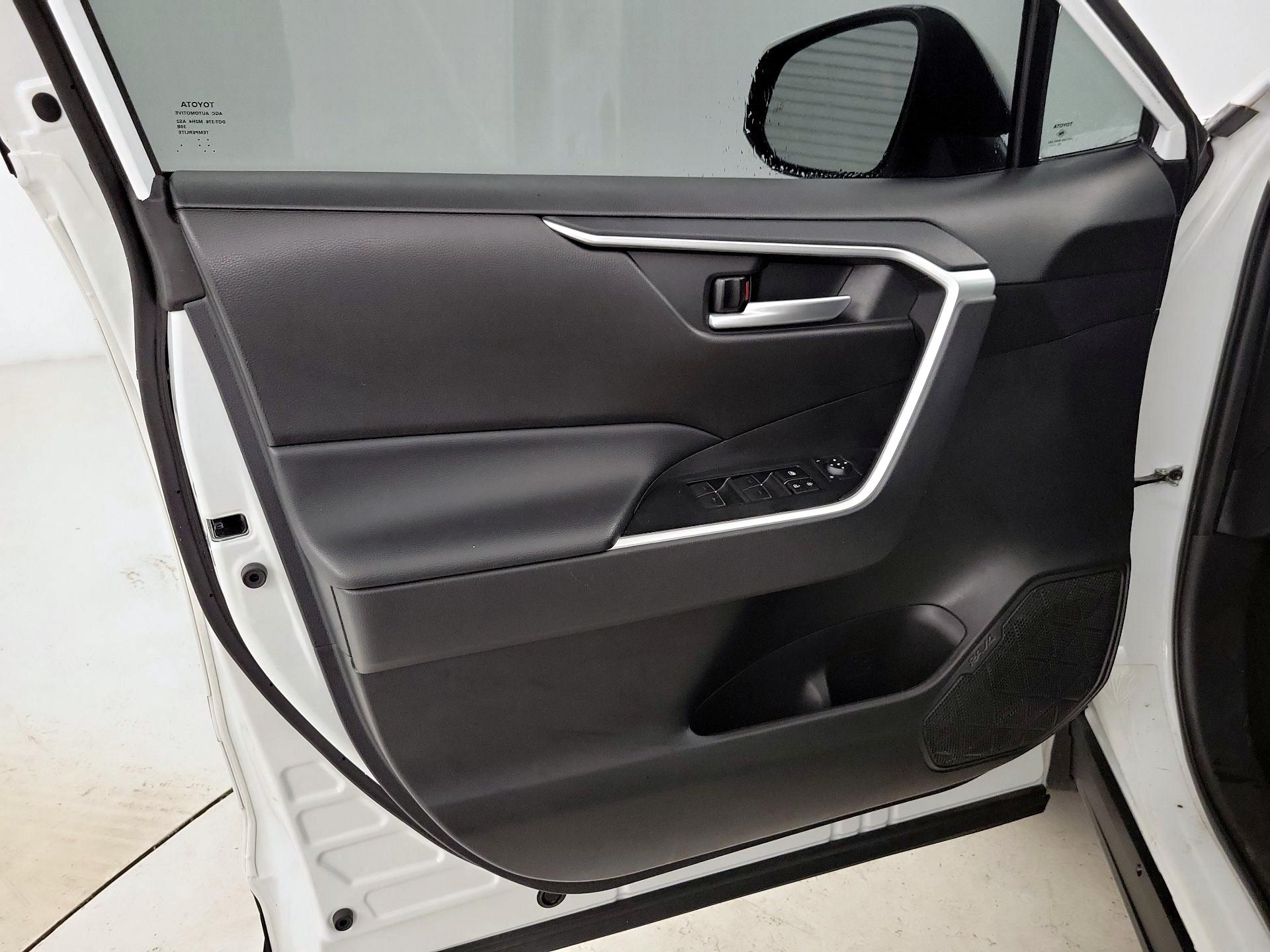 Thumbnail: 2024 Toyota RAV4 - 12