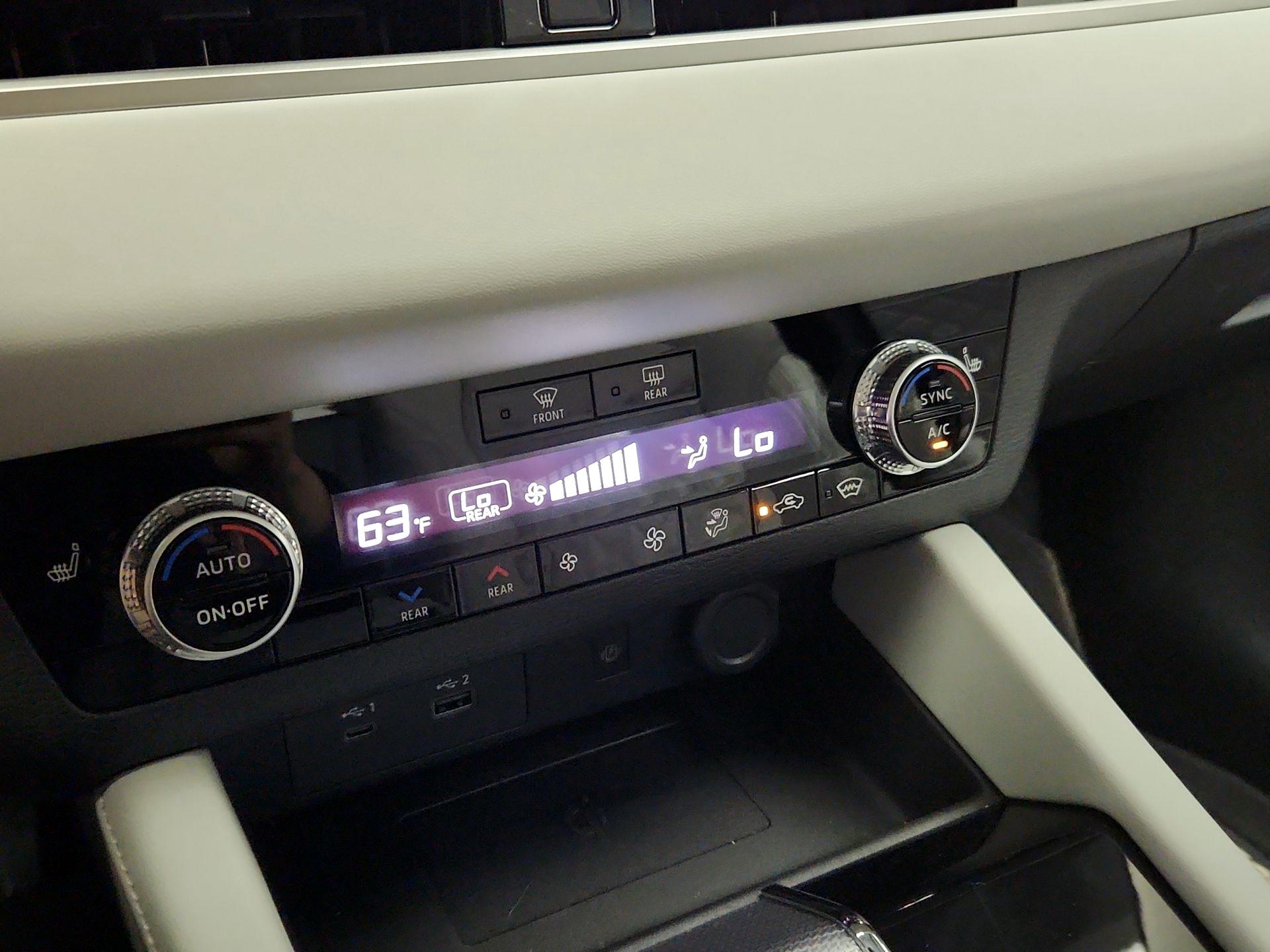 Thumbnail: 2022 Mitsubishi Outlander - 17