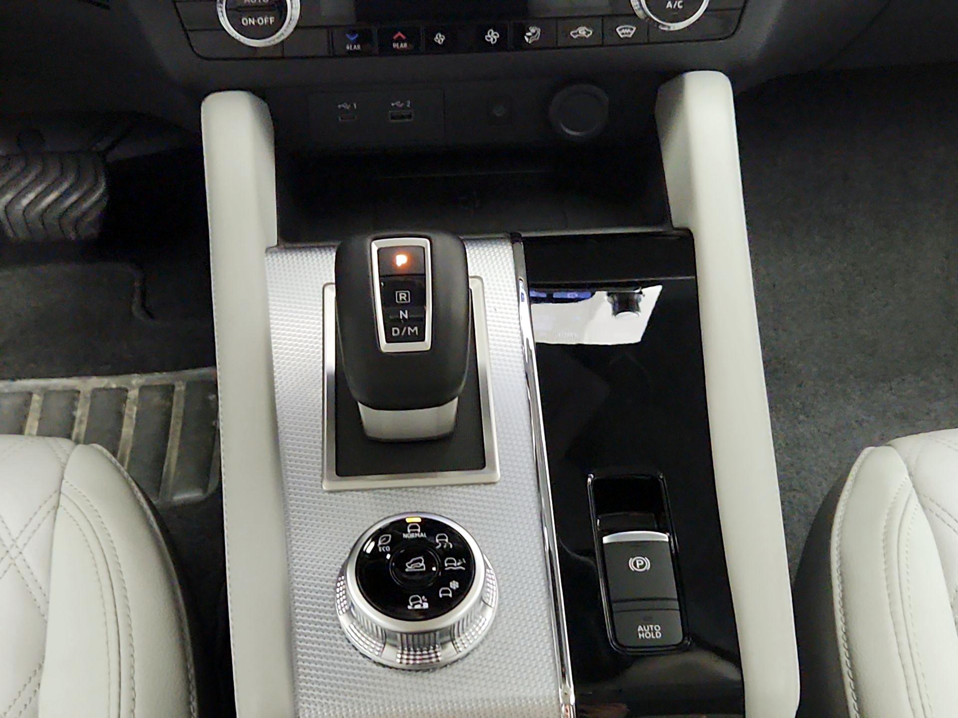 Thumbnail: 2022 Mitsubishi Outlander - 18