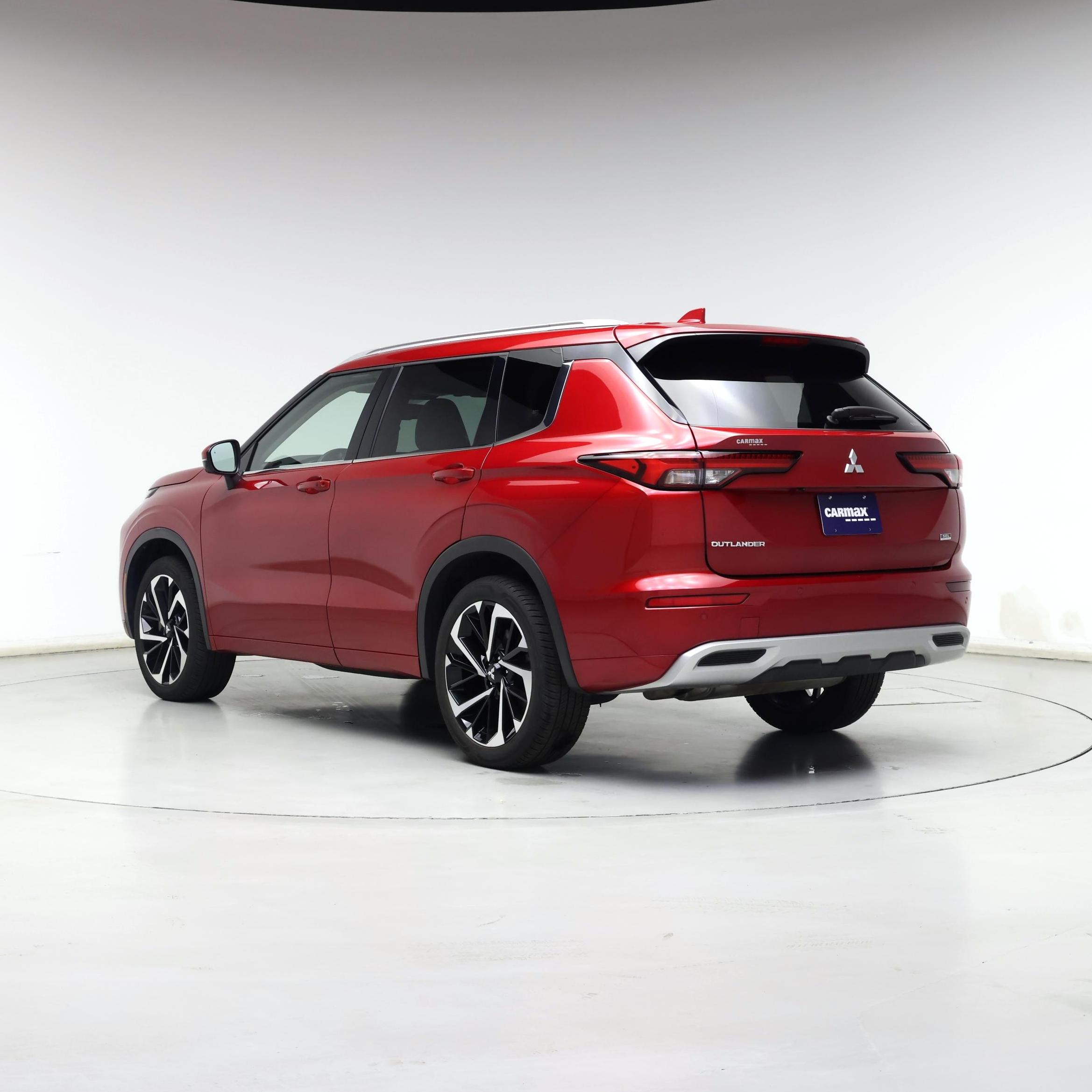Thumbnail: 2022 Mitsubishi Outlander - 2