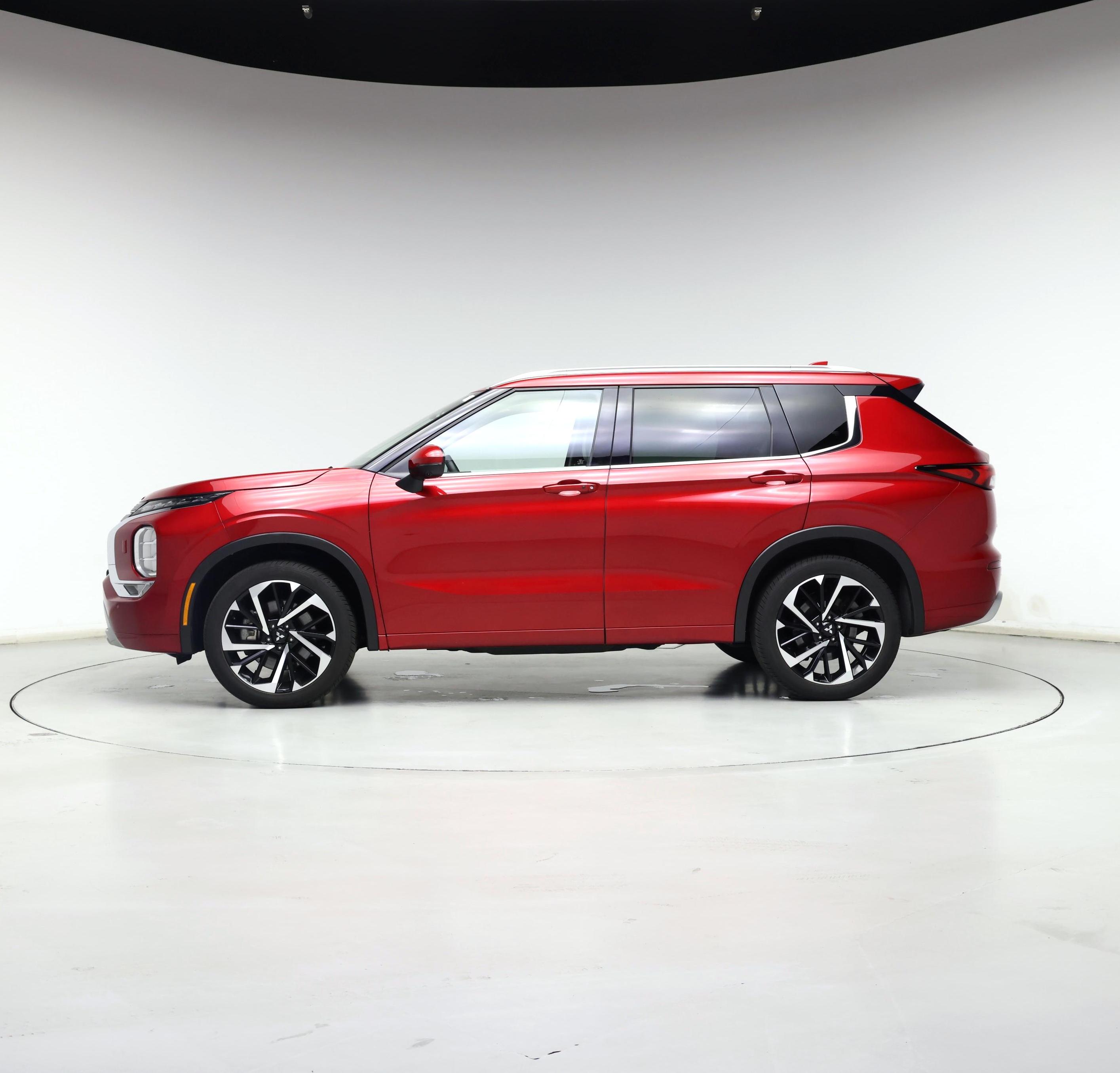 Thumbnail: 2022 Mitsubishi Outlander - 3