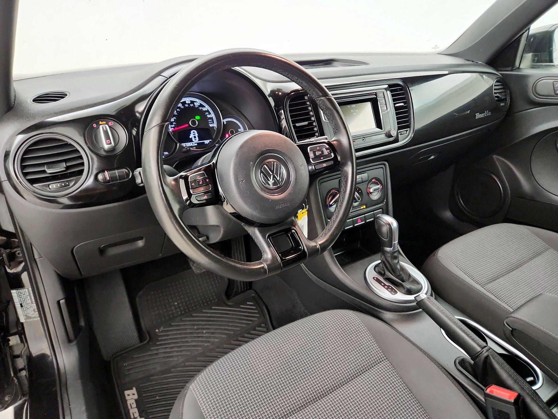 Thumbnail: 2017 Volkswagen Beetle - 9