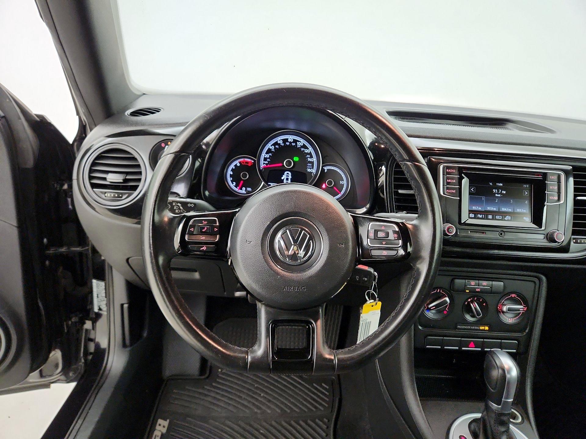 Thumbnail: 2017 Volkswagen Beetle - 10
