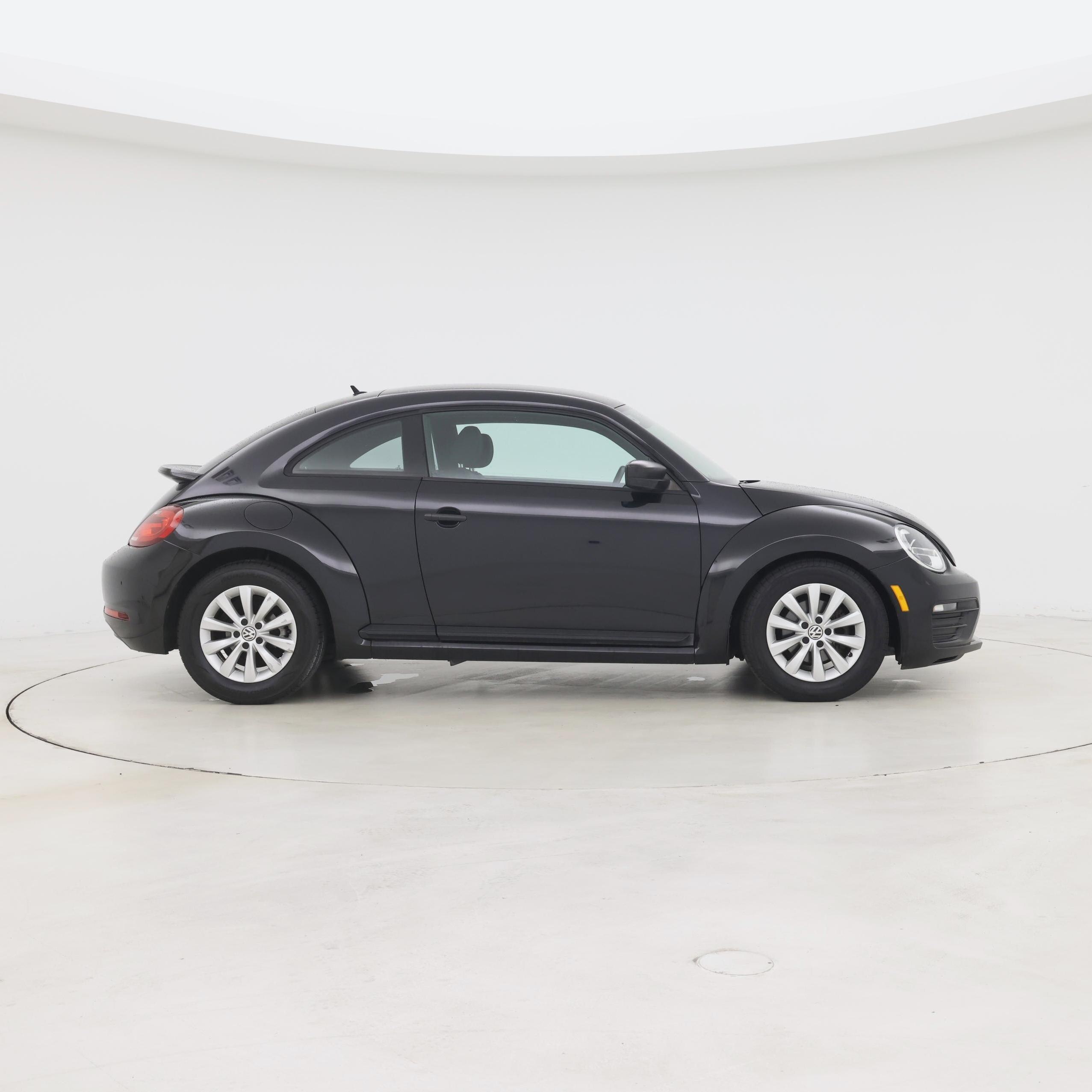 Thumbnail: 2017 Volkswagen Beetle - 7