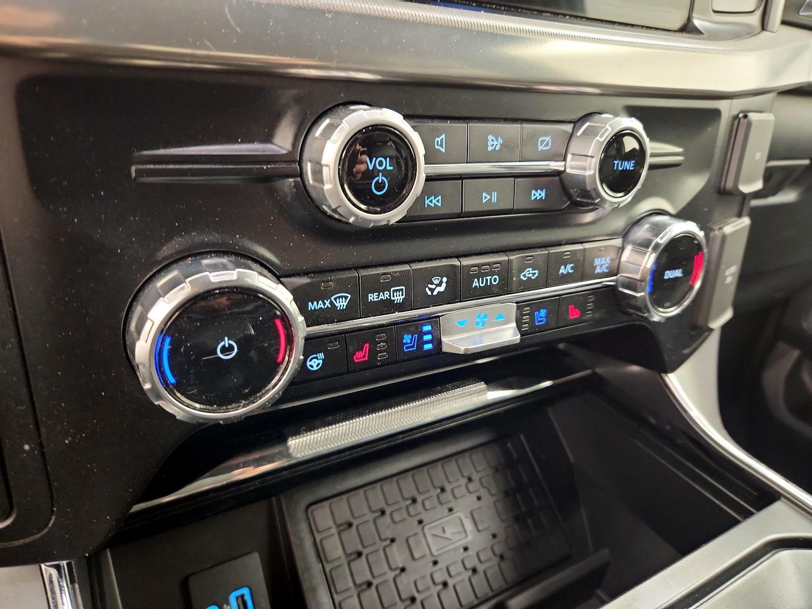 2024 Ford F-150 Lariat - Photo 18
