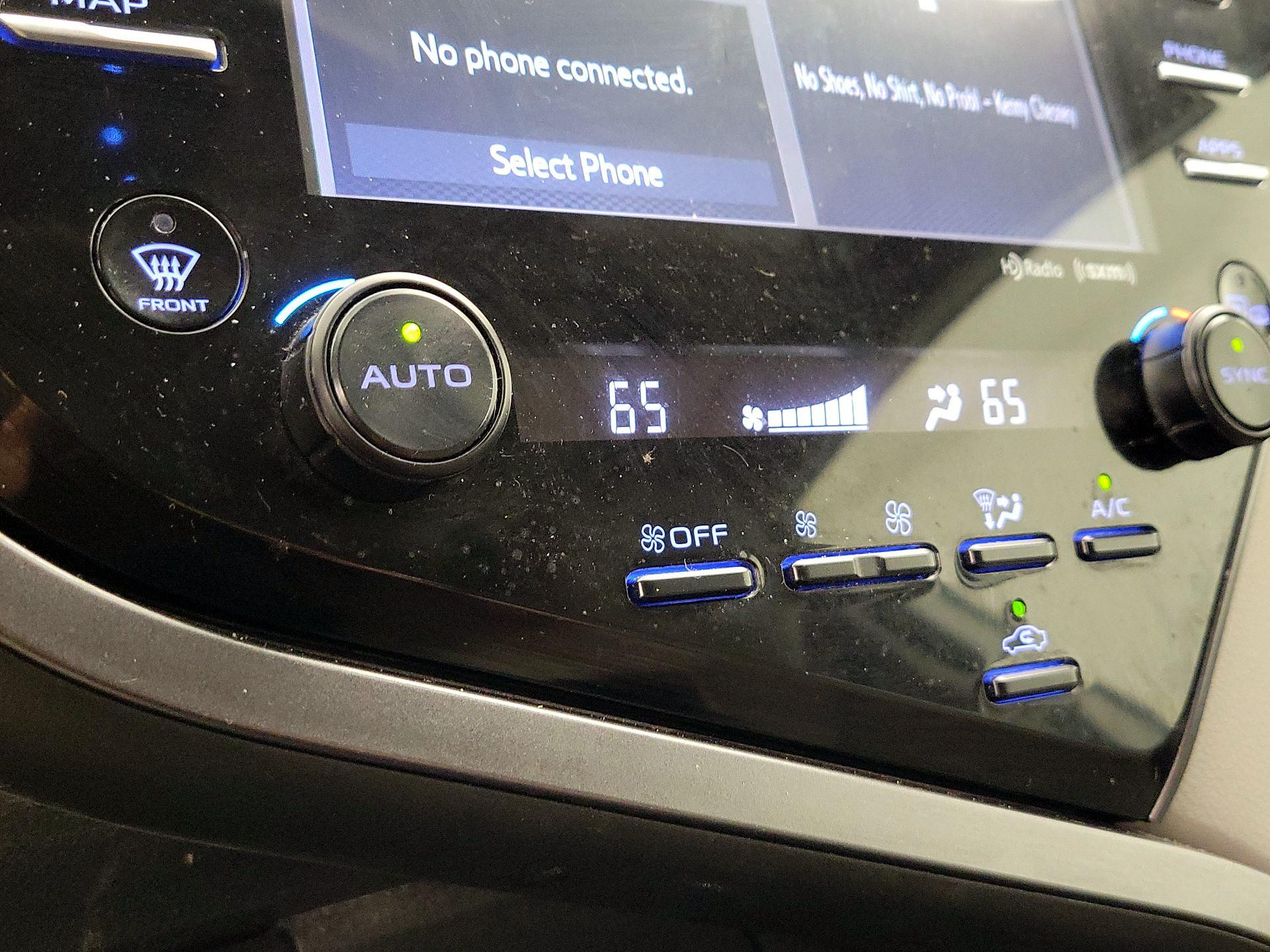 Thumbnail: 2019 Toyota Camry - 16