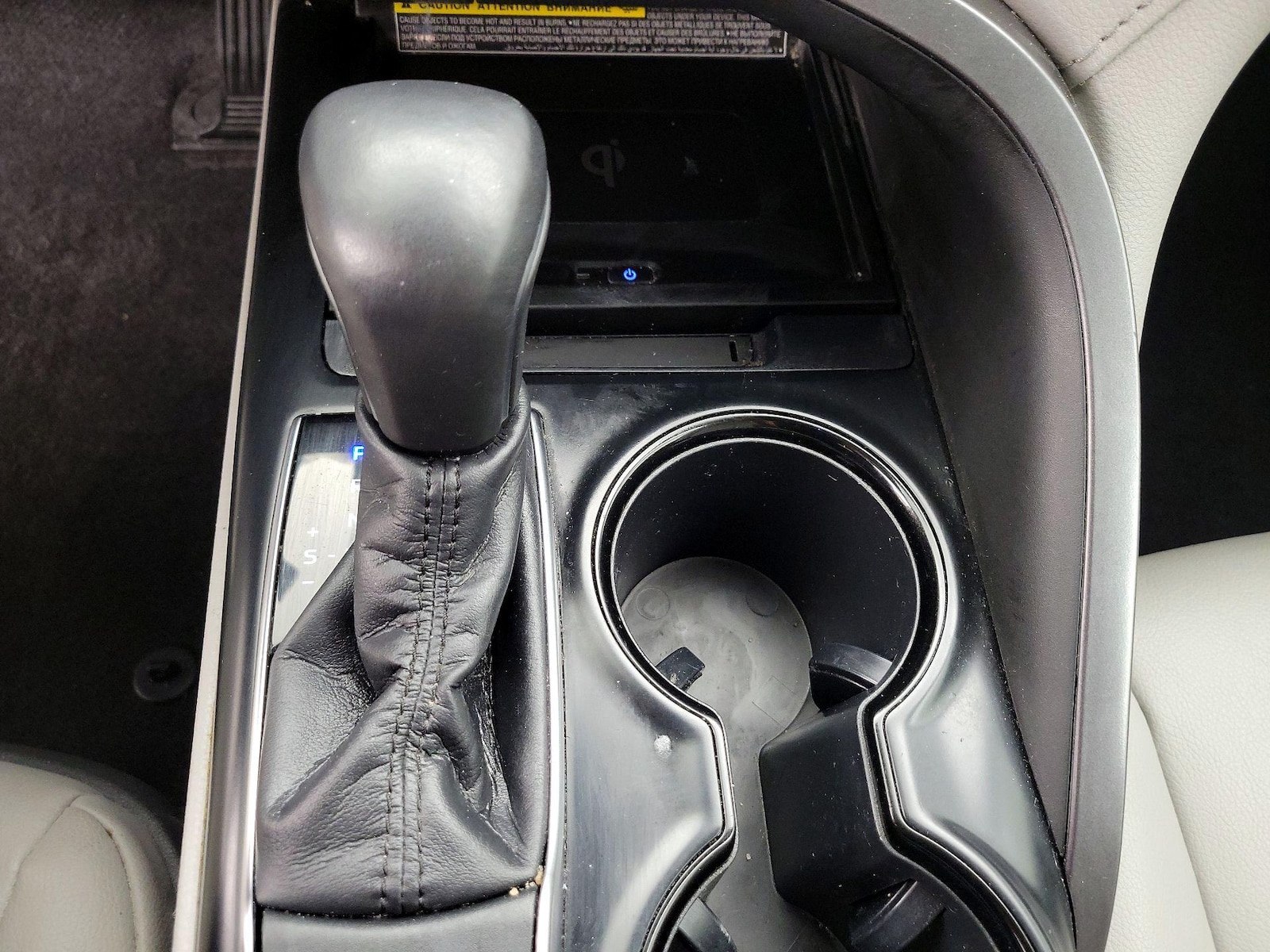 2019 Toyota Camry SE - Photo 18