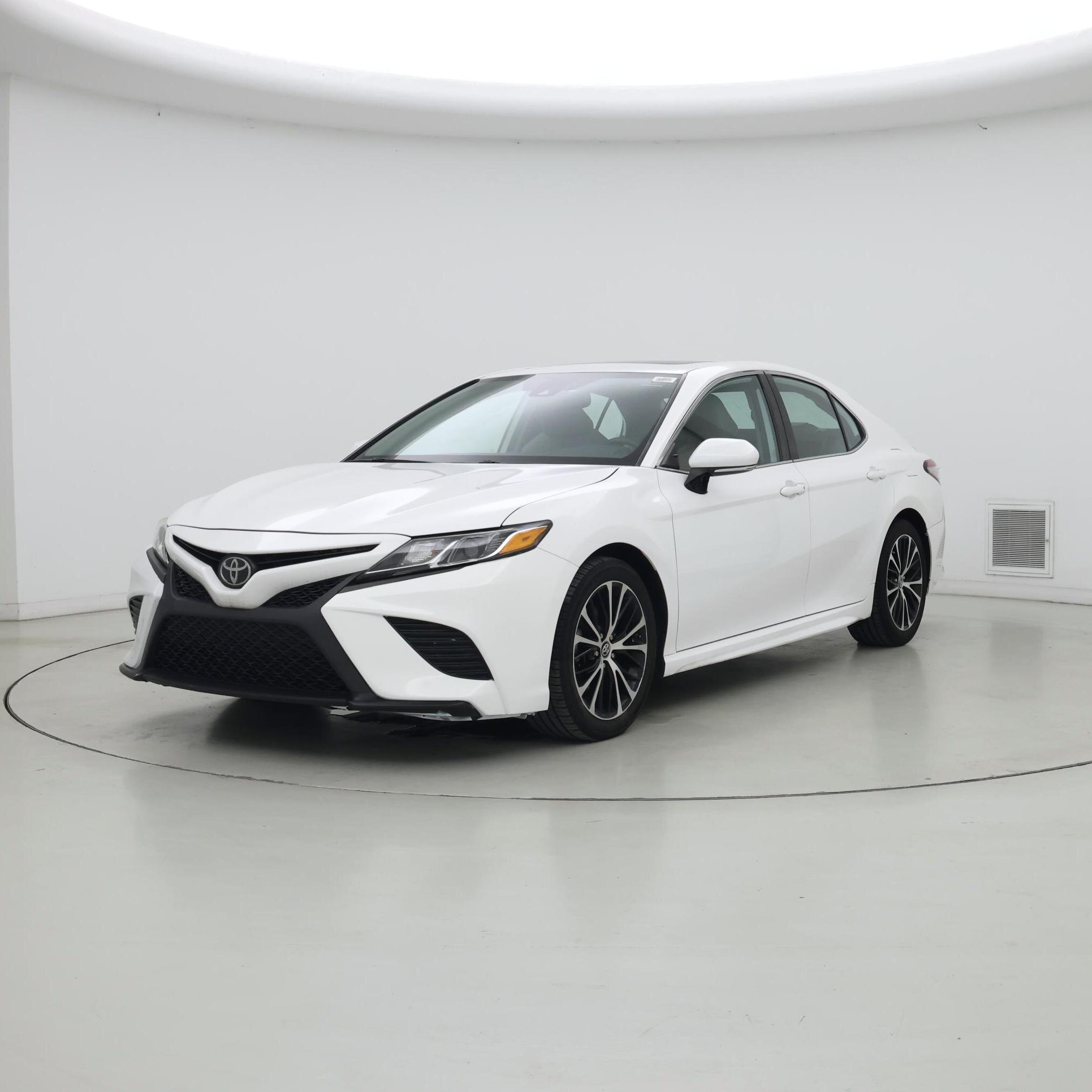Thumbnail: 2019 Toyota Camry - 4