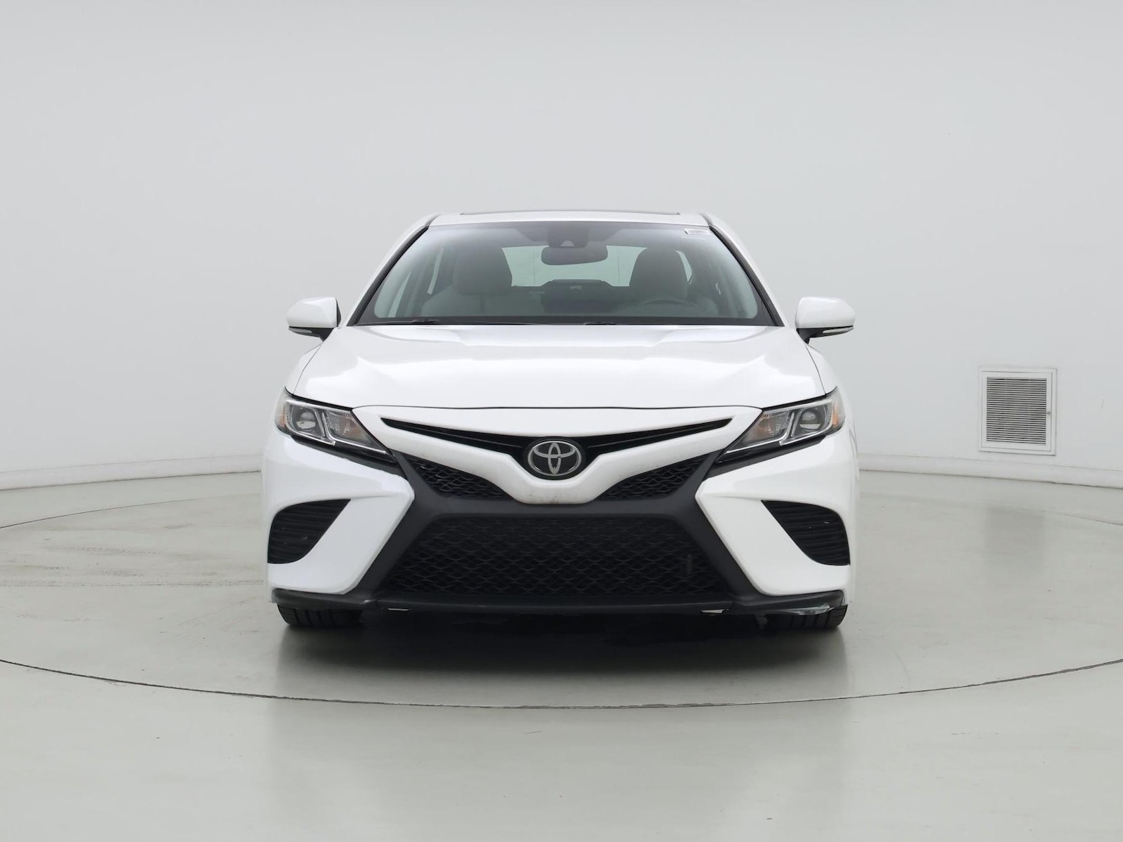 2019 Toyota Camry SE - Photo 6