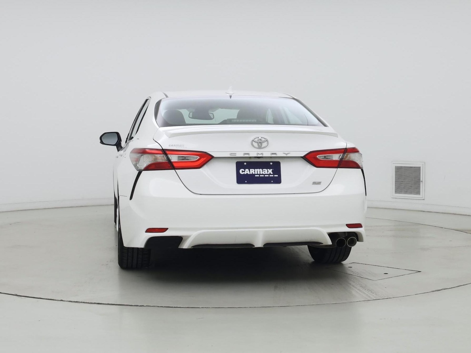 2019 Toyota Camry SE - Photo 7