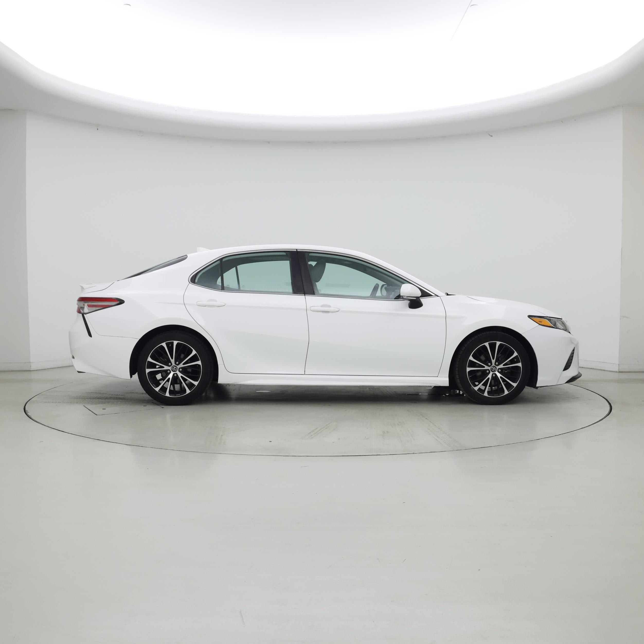 Thumbnail: 2019 Toyota Camry - 7