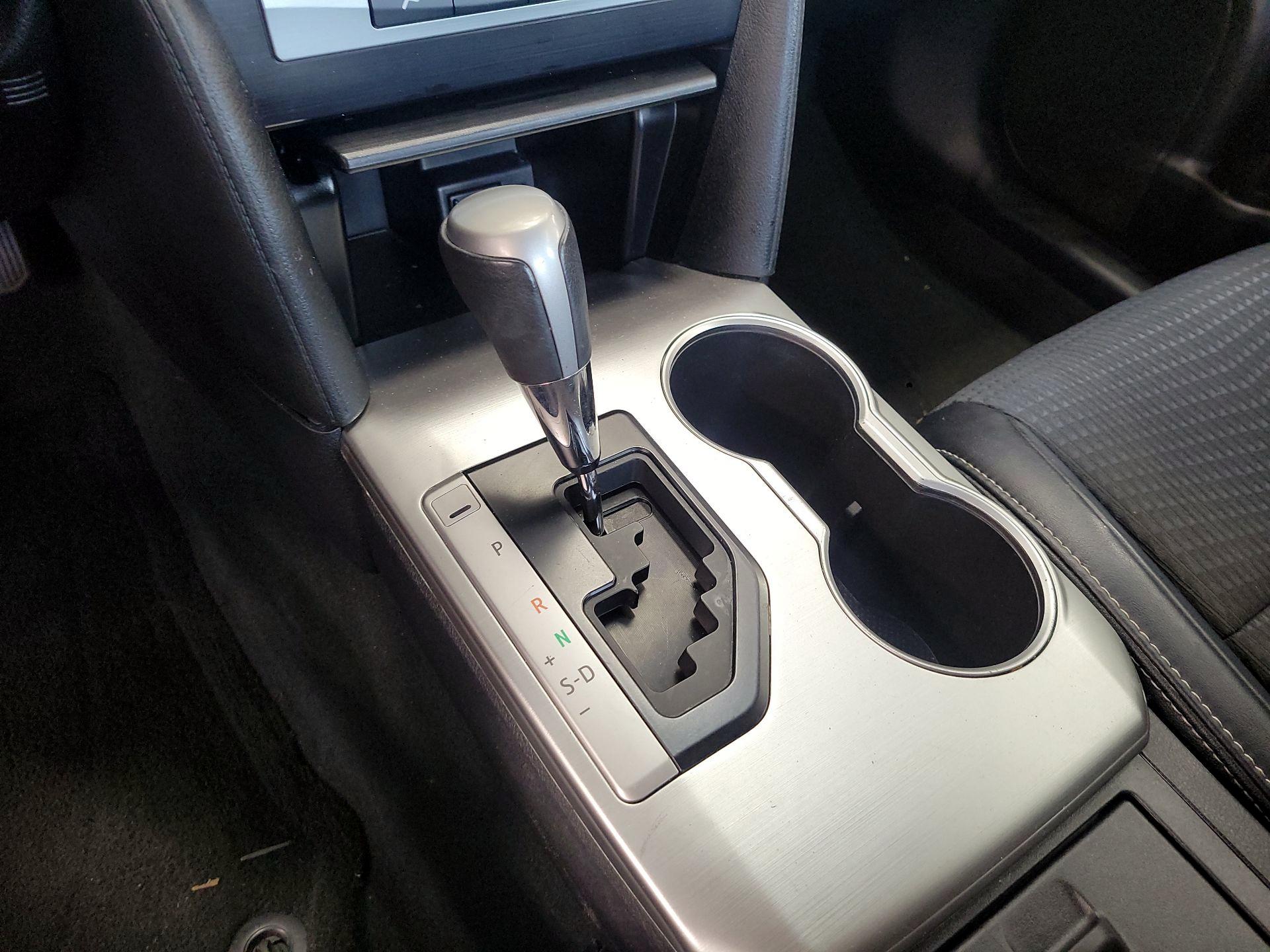 Thumbnail: 2014 Toyota Camry - 17