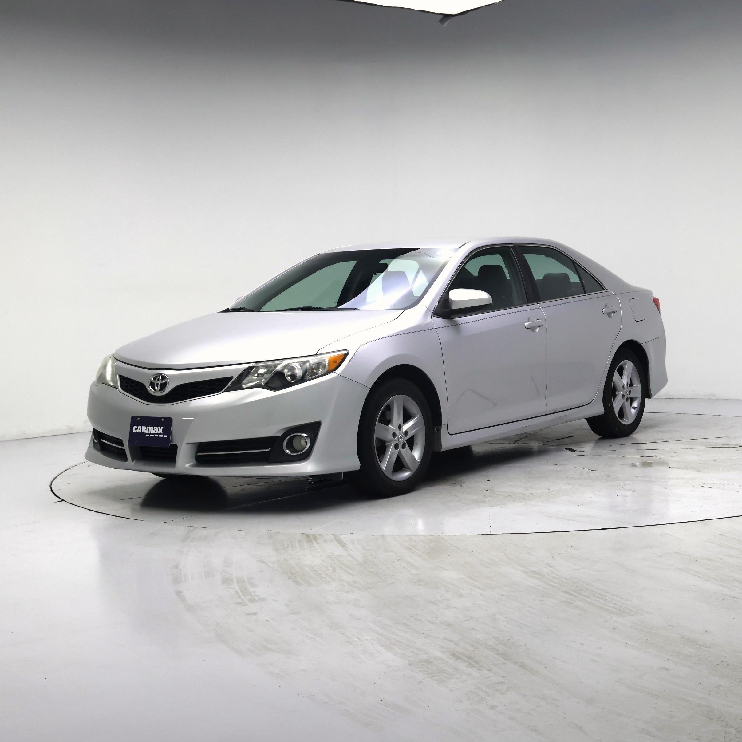 Thumbnail: 2014 Toyota Camry - 4