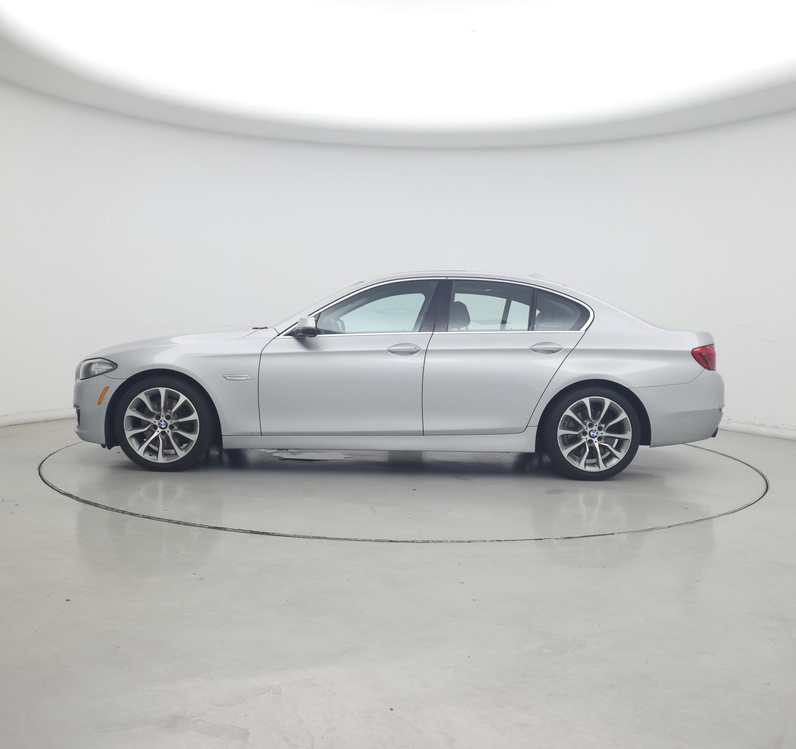 Thumbnail: 2014 BMW 5 Series - 3