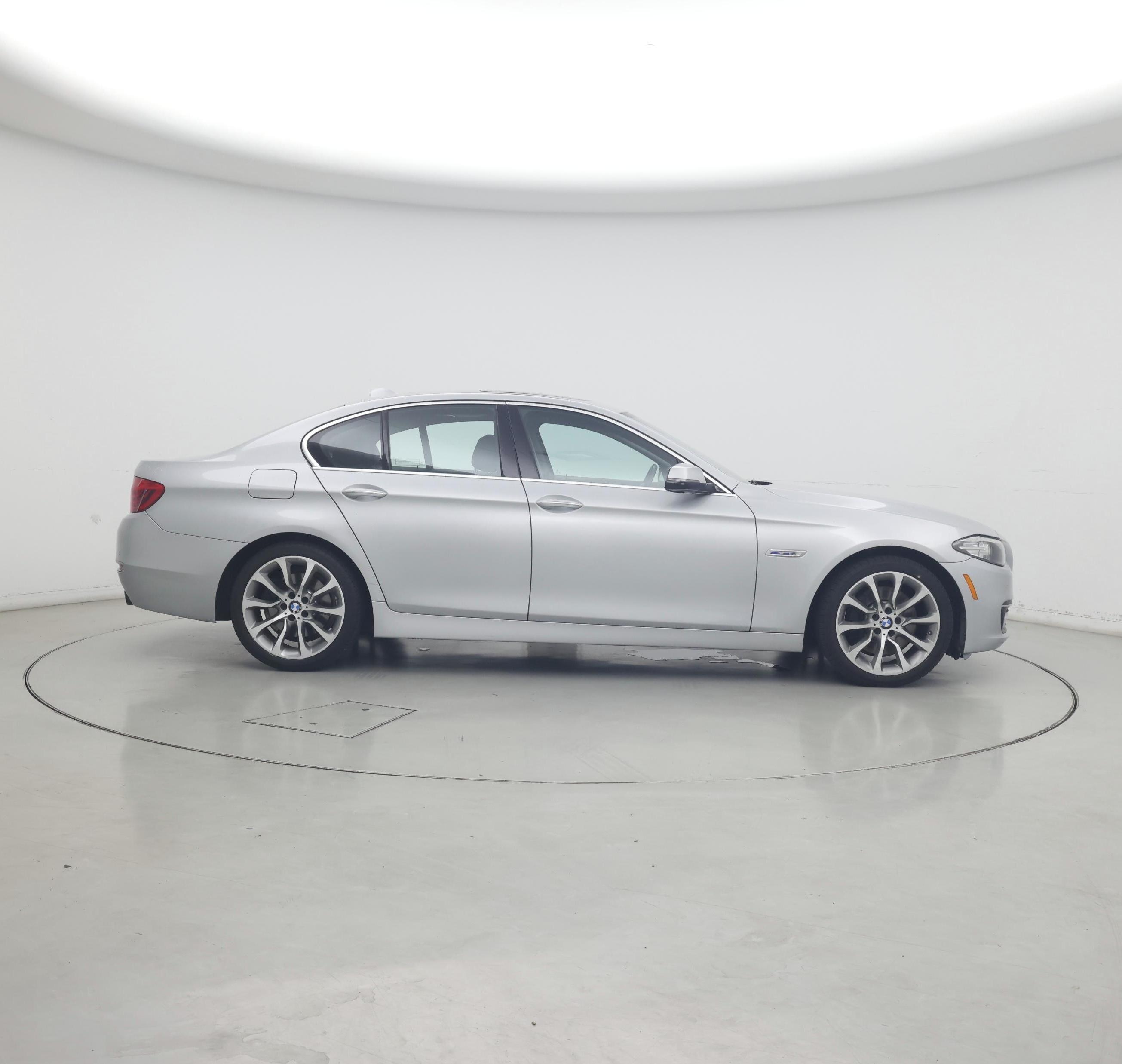 Thumbnail: 2014 BMW 5 Series - 7