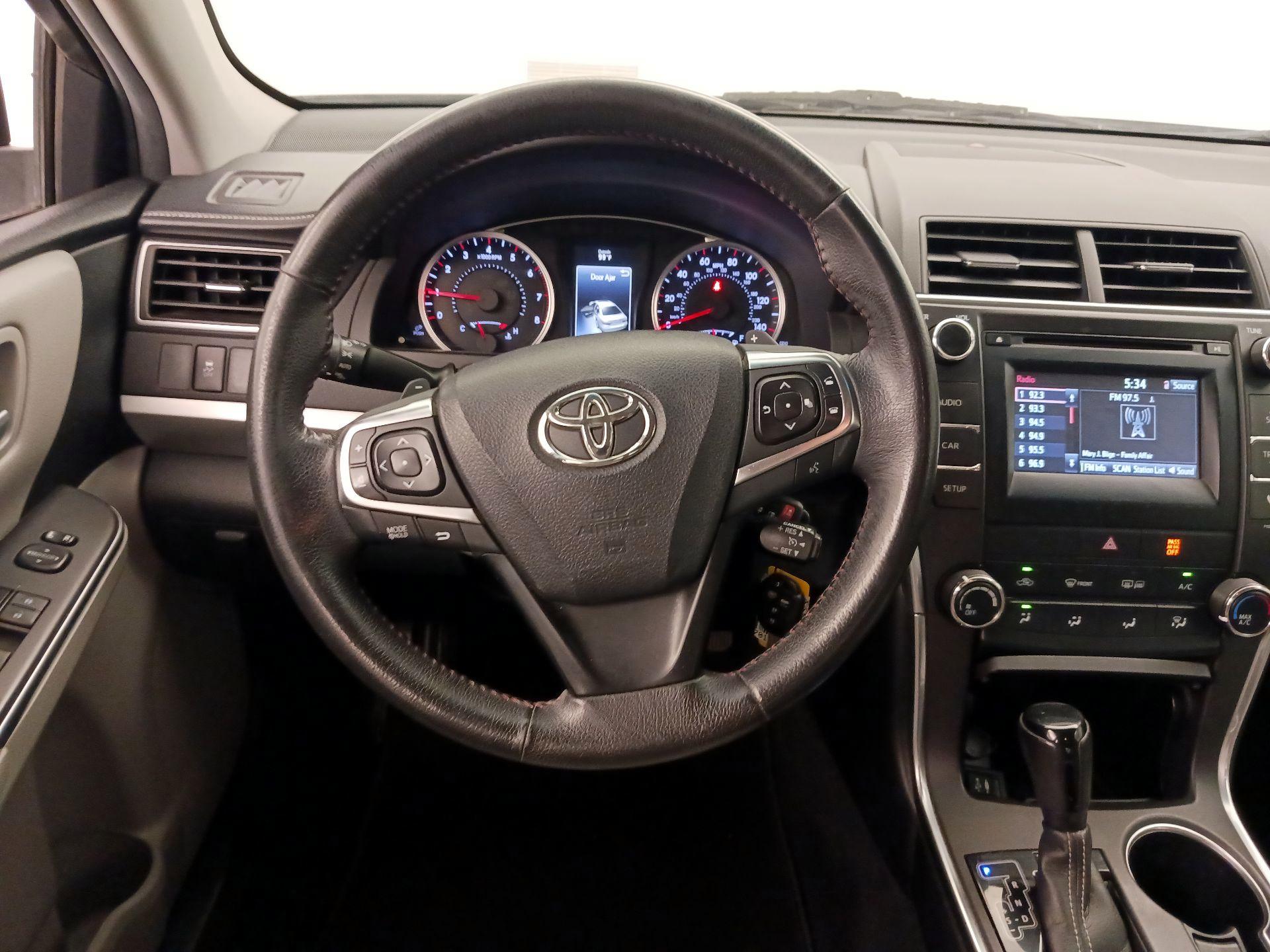 Thumbnail: 2015 Toyota Camry - 10