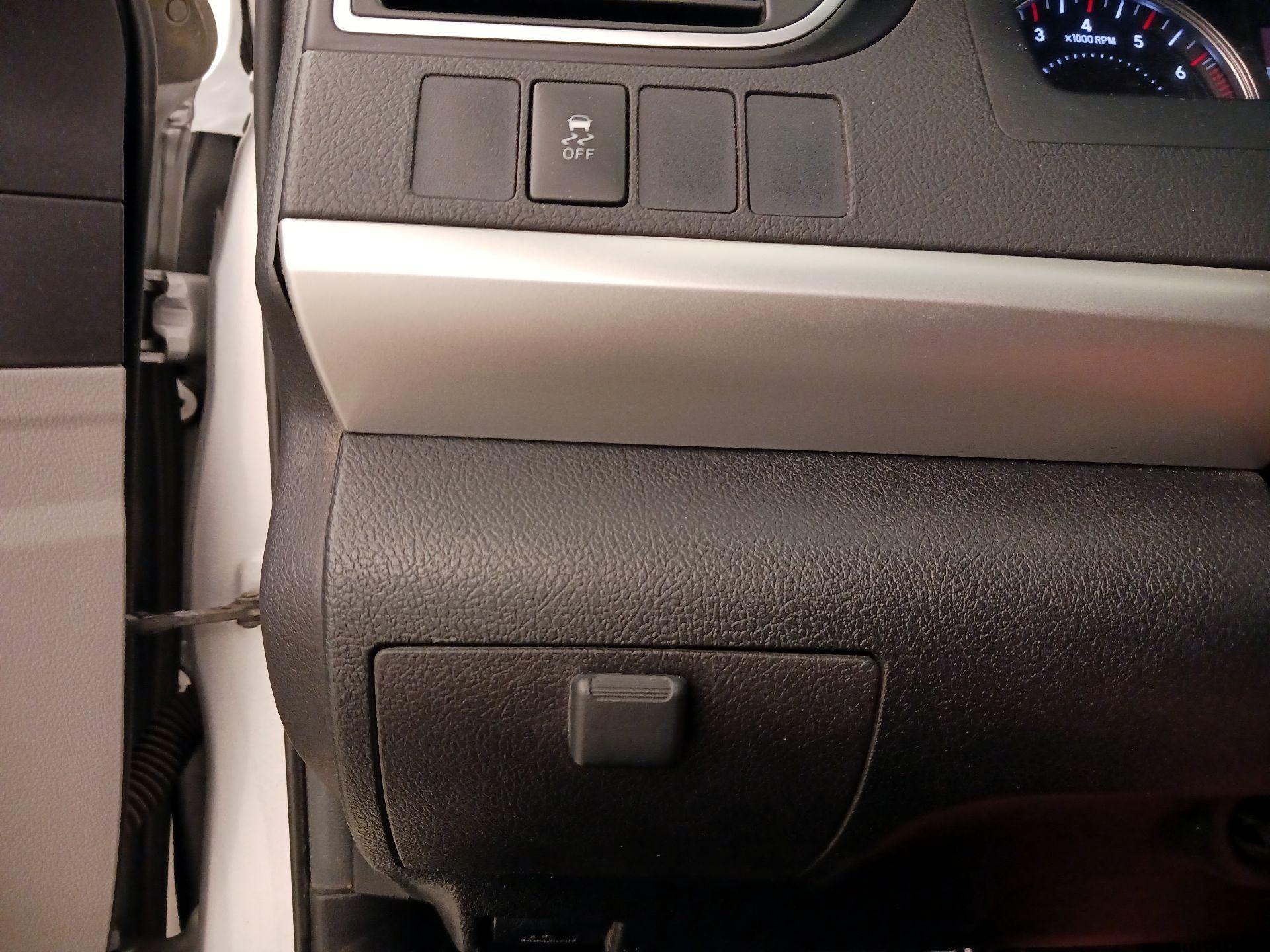 Thumbnail: 2015 Toyota Camry - 13