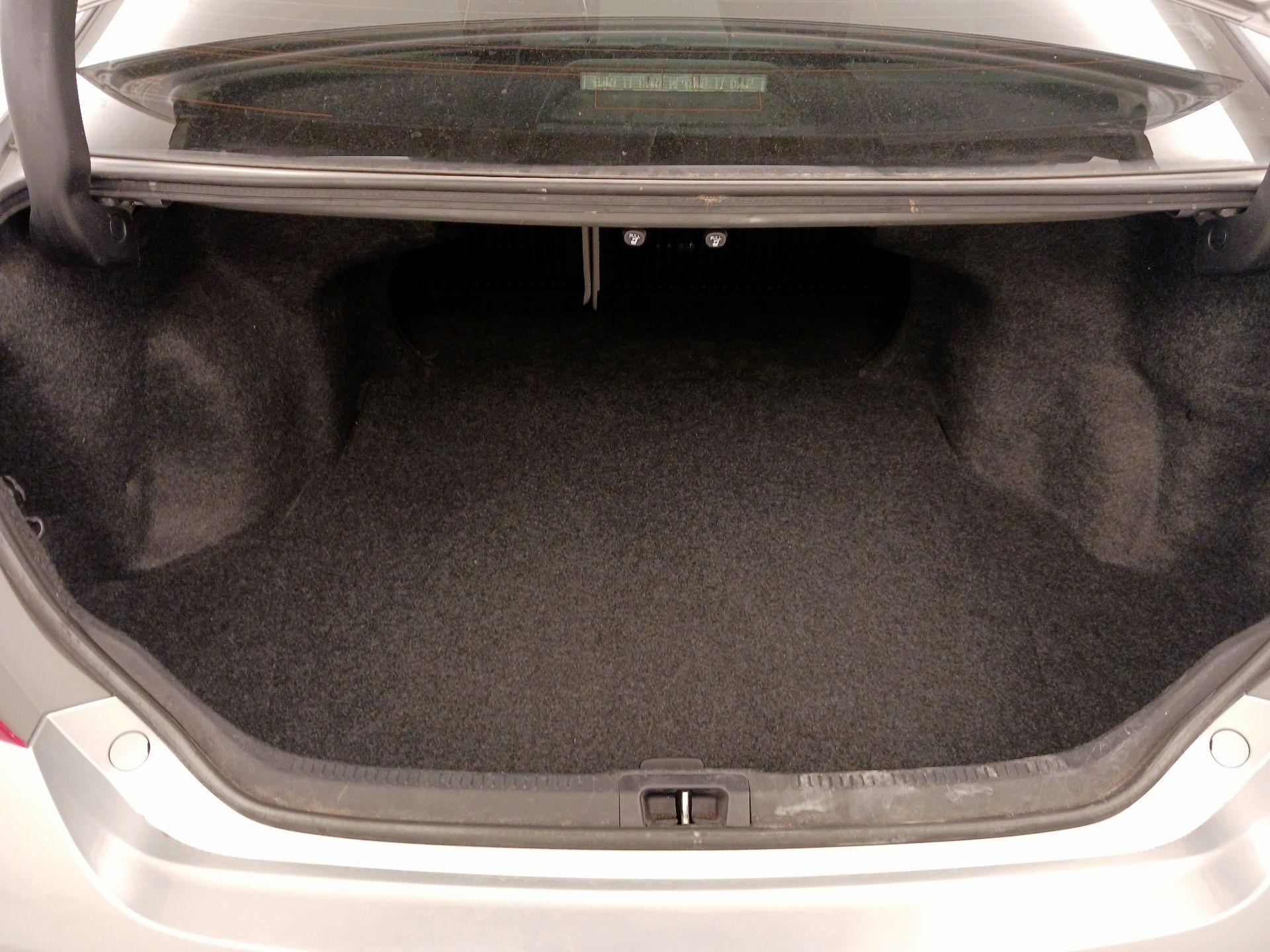Thumbnail: 2015 Toyota Camry - 20