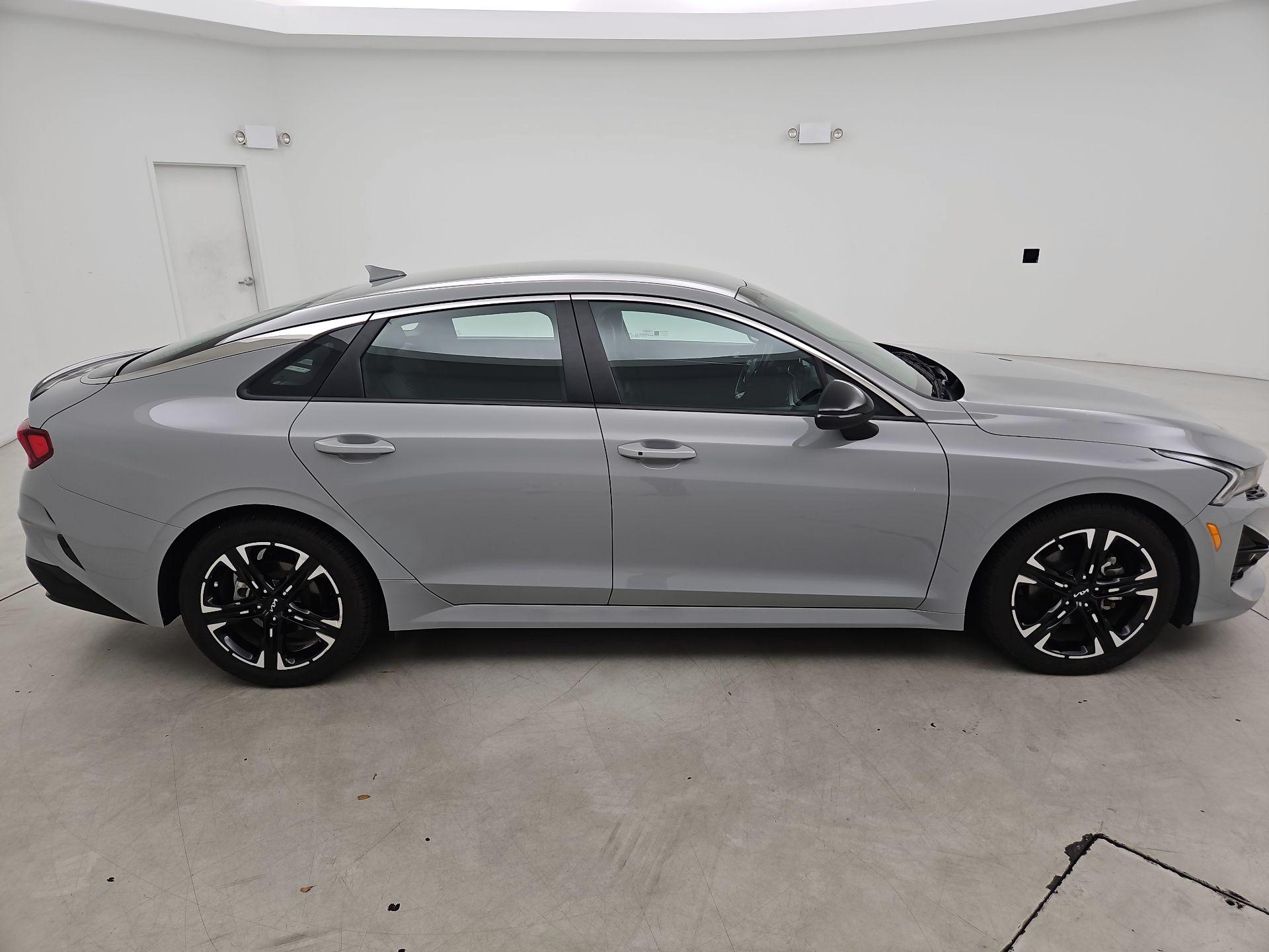 Thumbnail: 2022 Kia K5 - 4