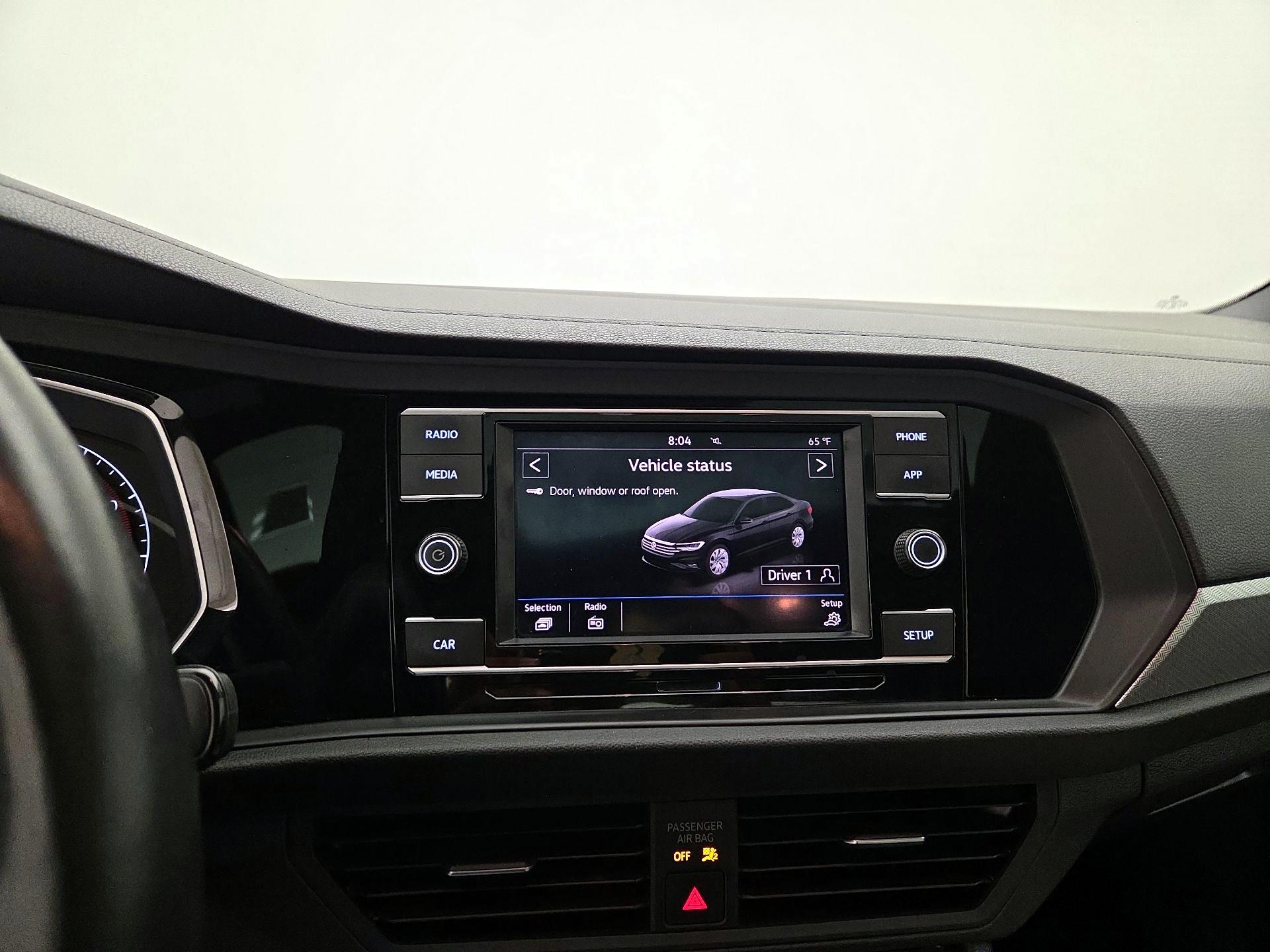 Thumbnail: 2019 Volkswagen Jetta - 15
