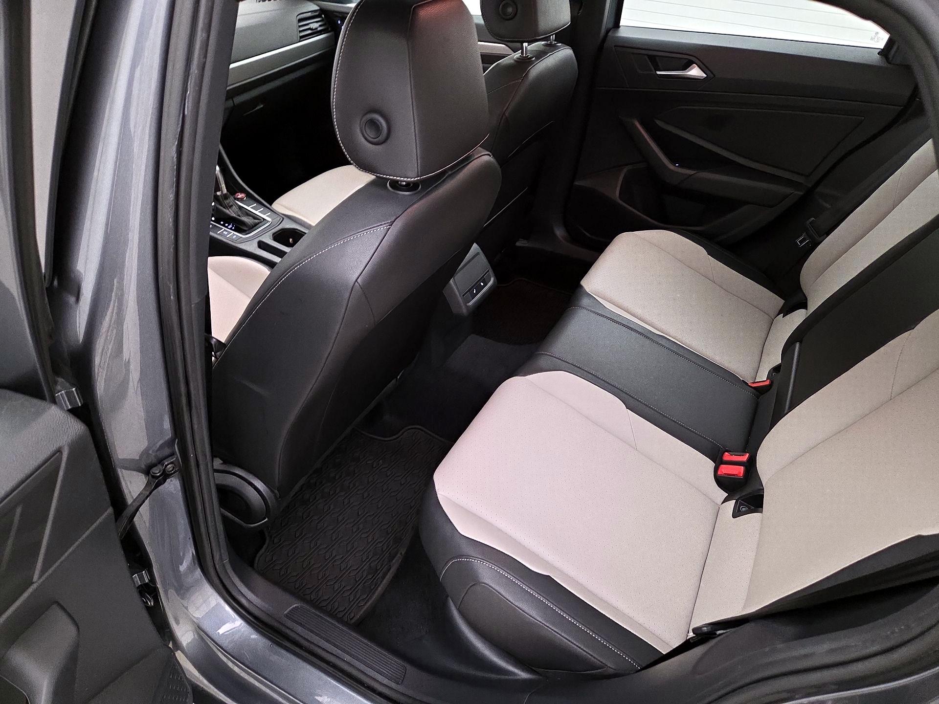 Thumbnail: 2019 Volkswagen Jetta - 20