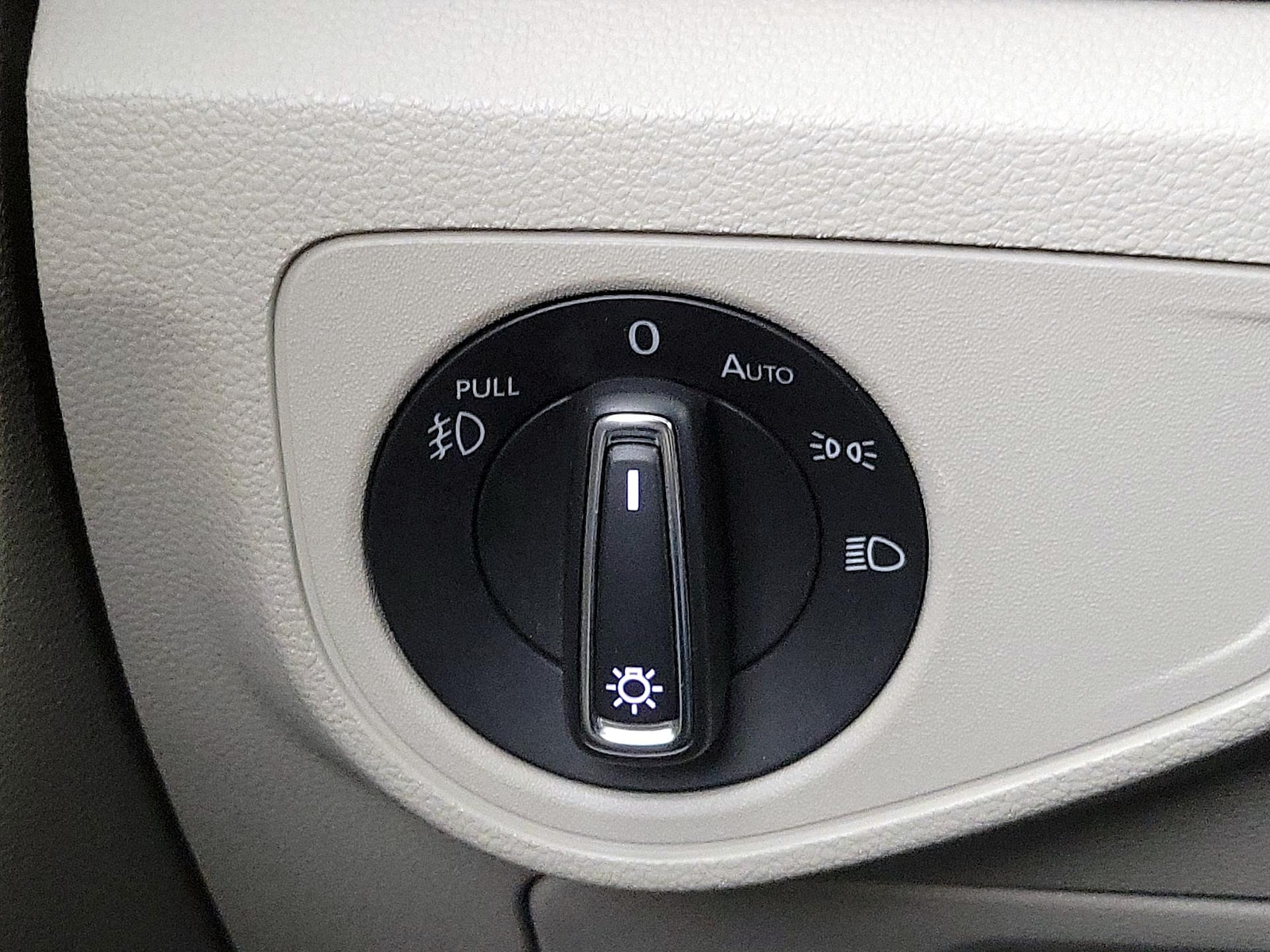 2019 Volkswagen Atlas SE w/Tech - Photo 14