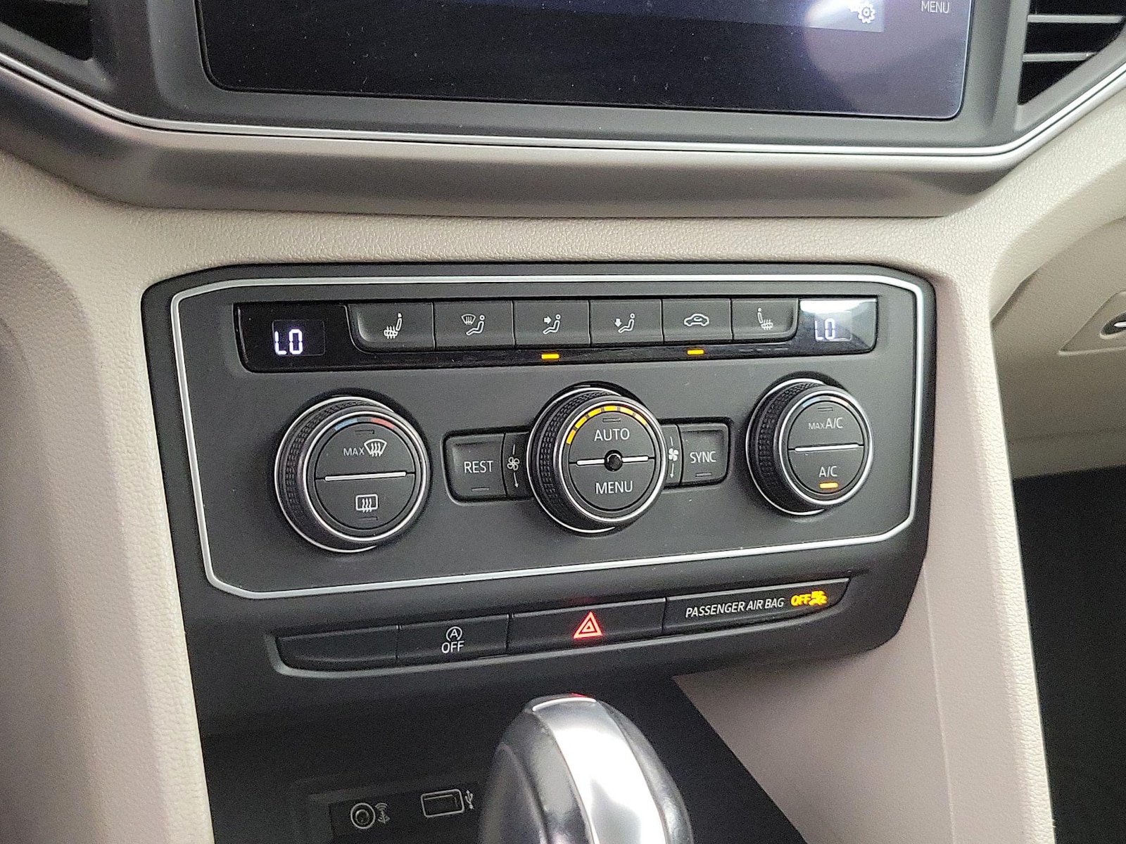 2019 Volkswagen Atlas SE w/Tech - Photo 17