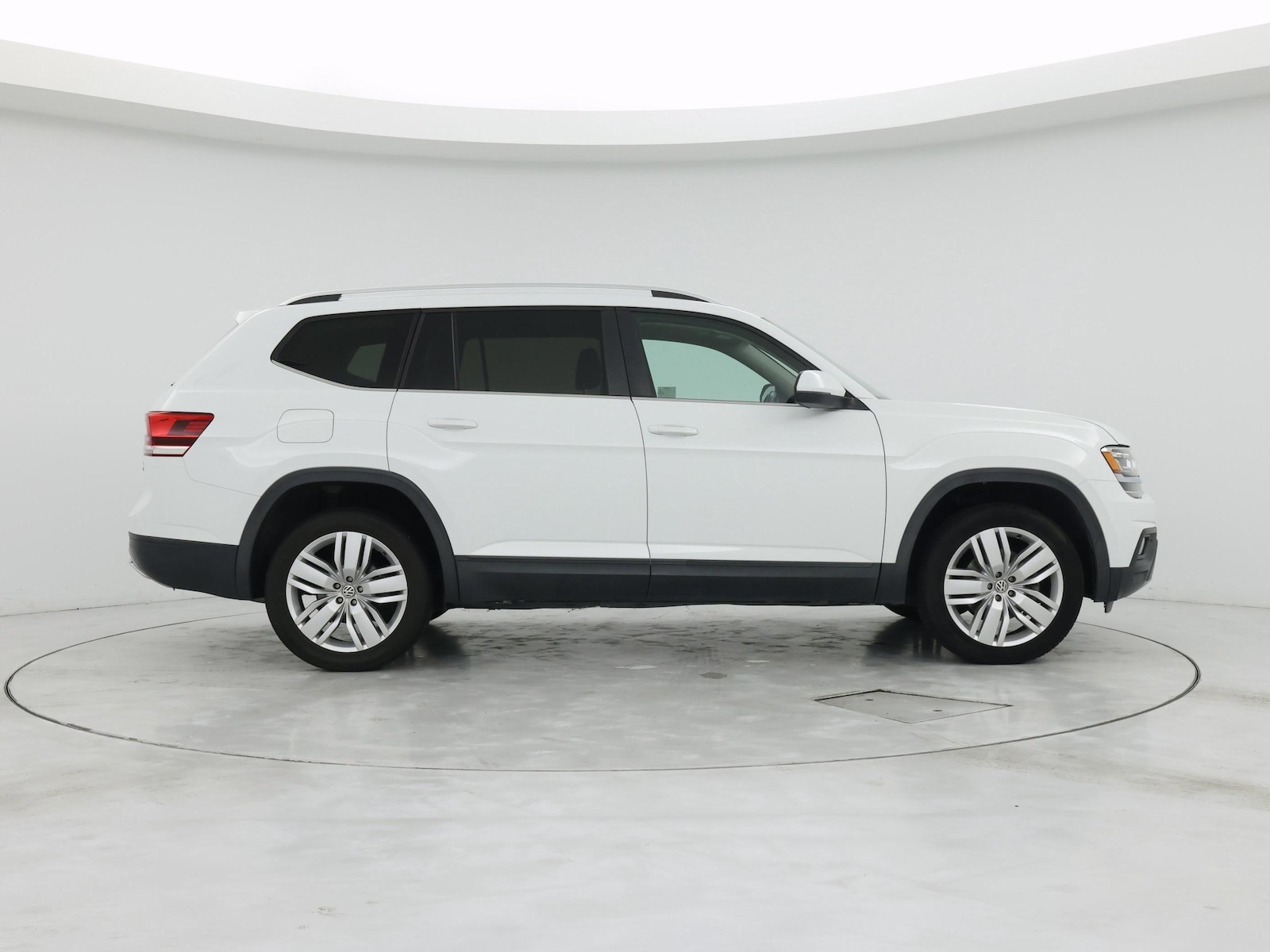 2019 Volkswagen Atlas SE w/Tech - Photo 8