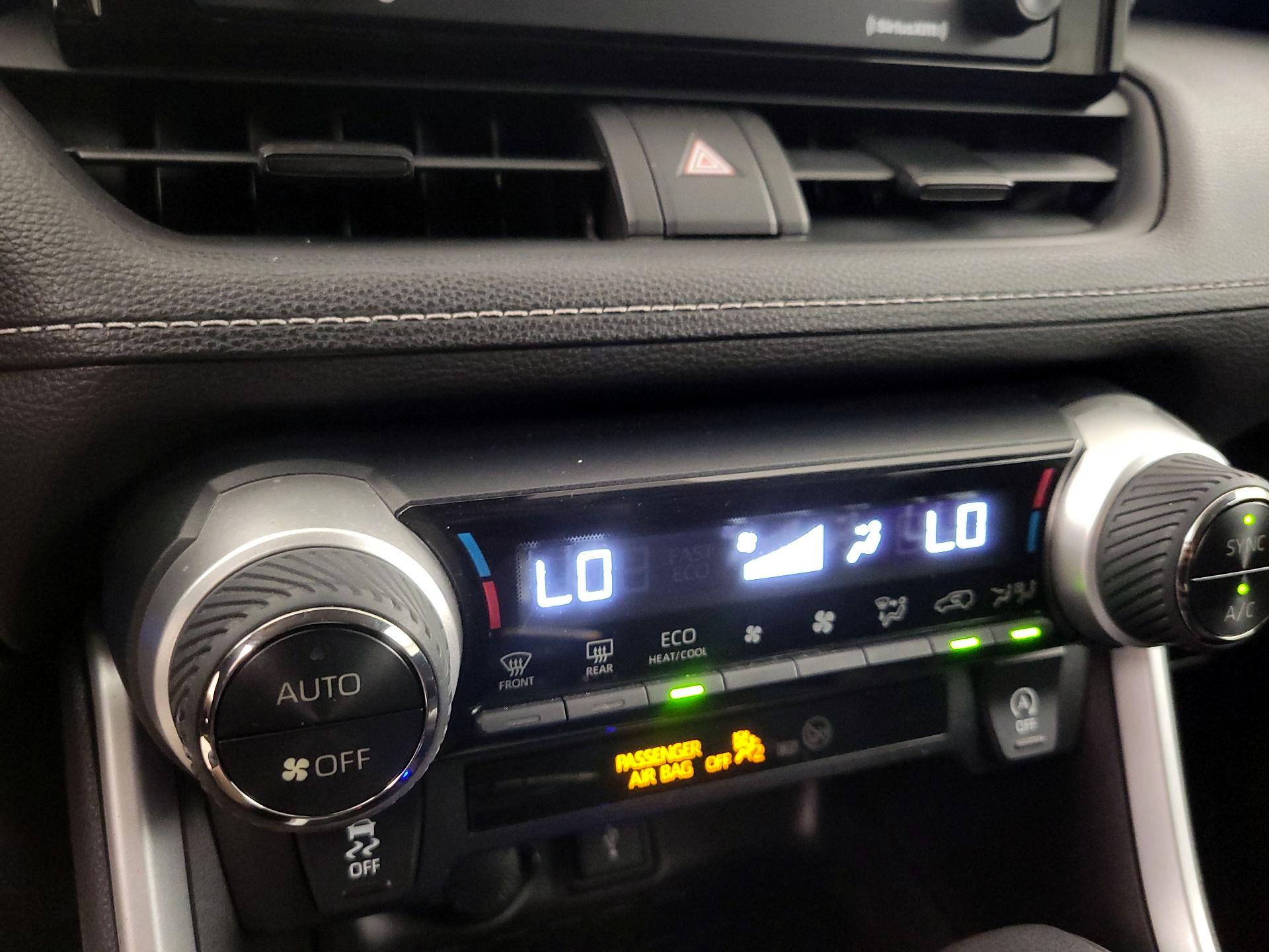 Thumbnail: 2021 Toyota RAV4 - 16