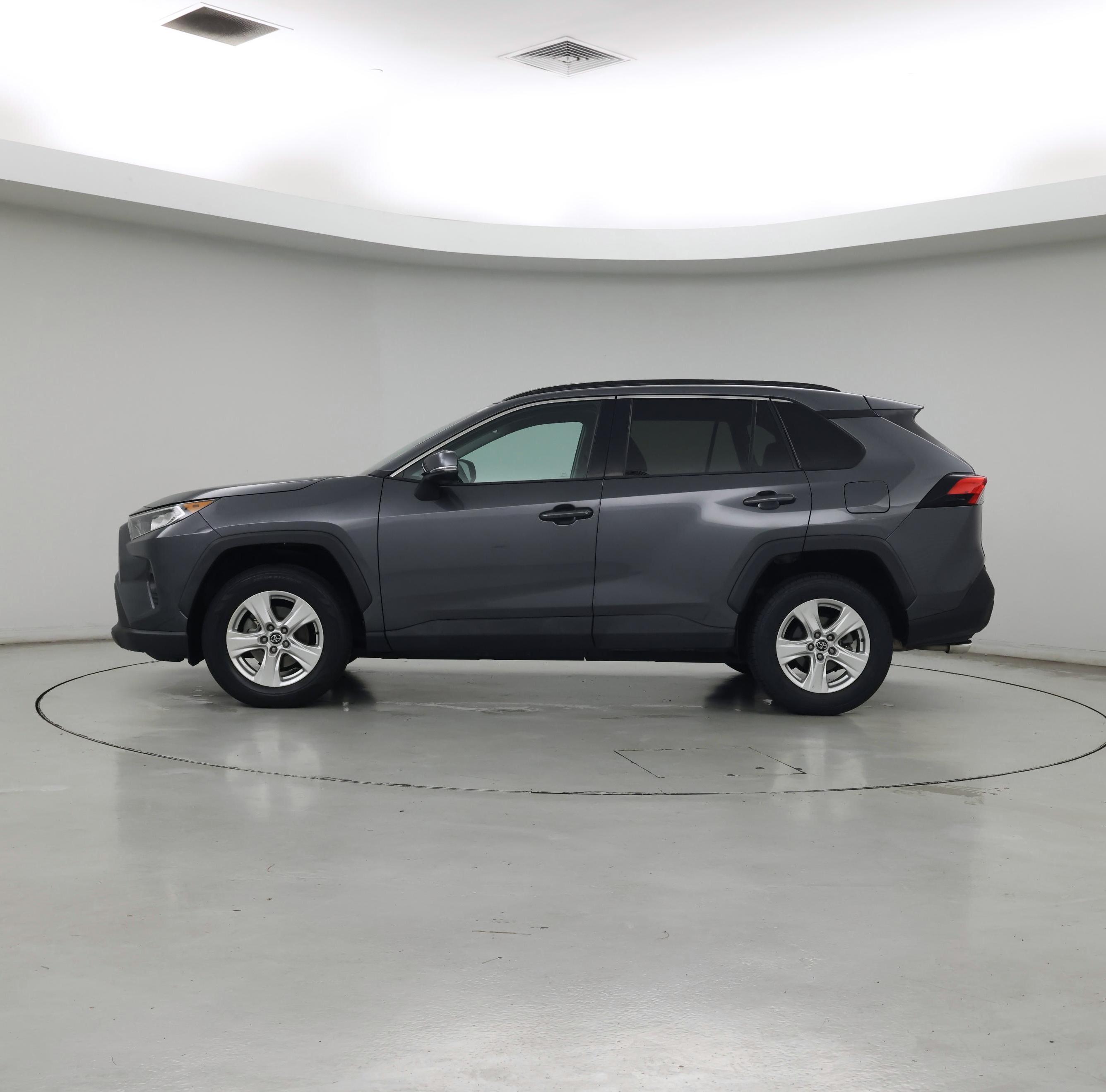Thumbnail: 2021 Toyota RAV4 - 3