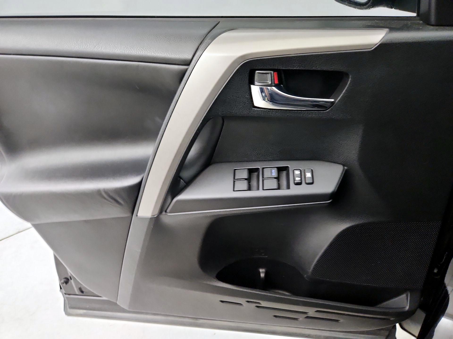 Thumbnail: 2017 Toyota RAV4 - 12