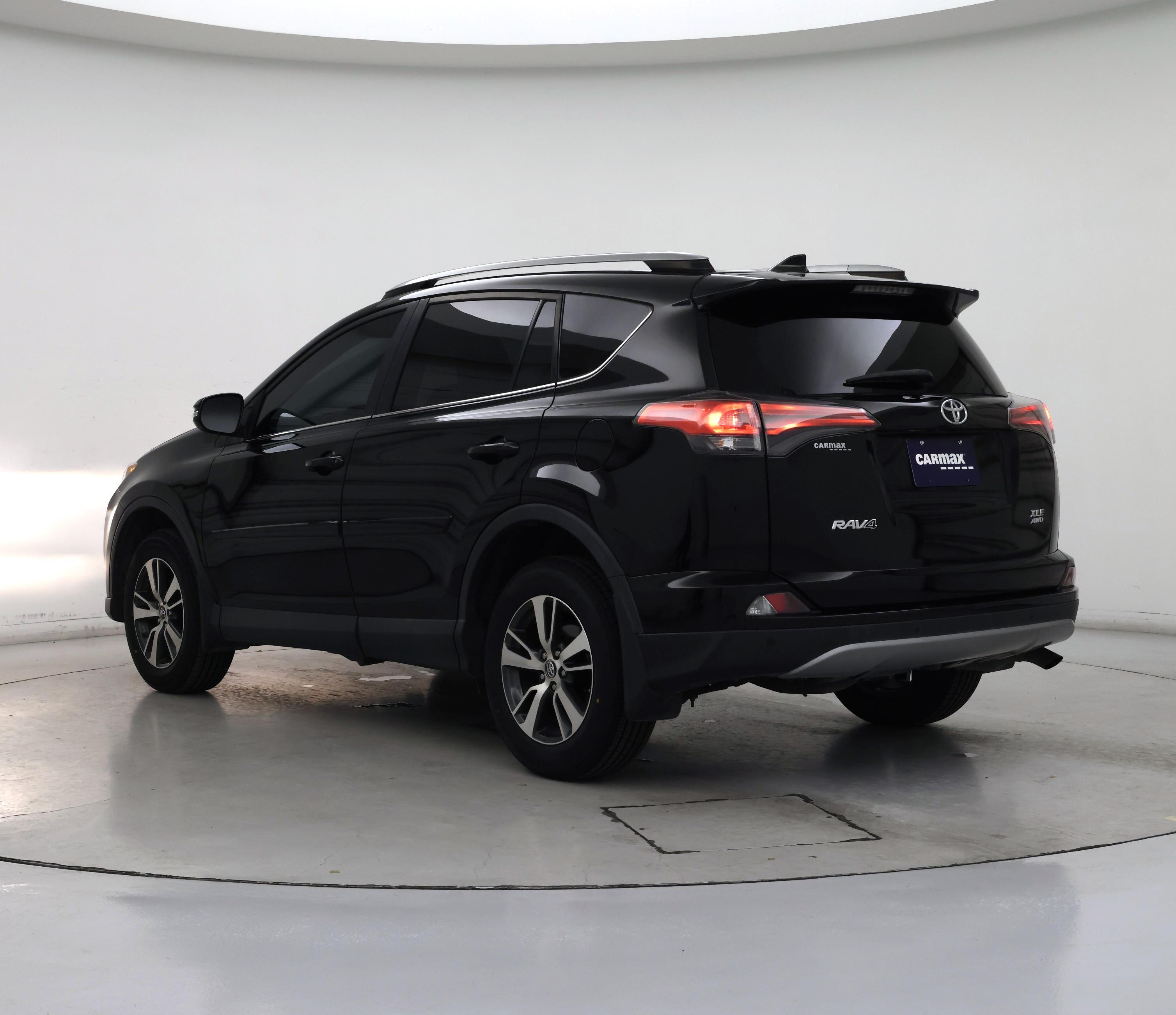 Thumbnail: 2017 Toyota RAV4 - 2