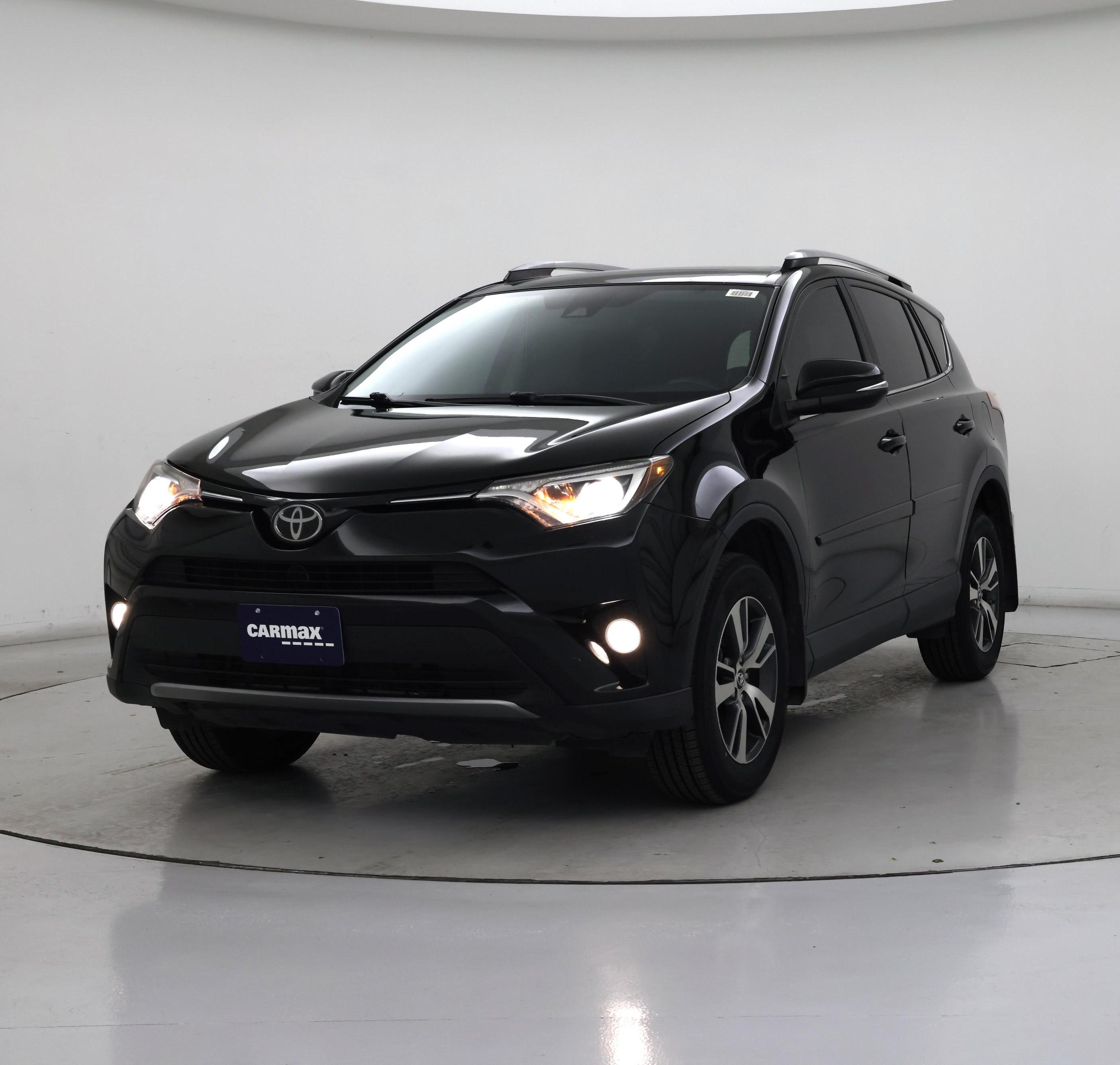 Thumbnail: 2017 Toyota RAV4 - 4
