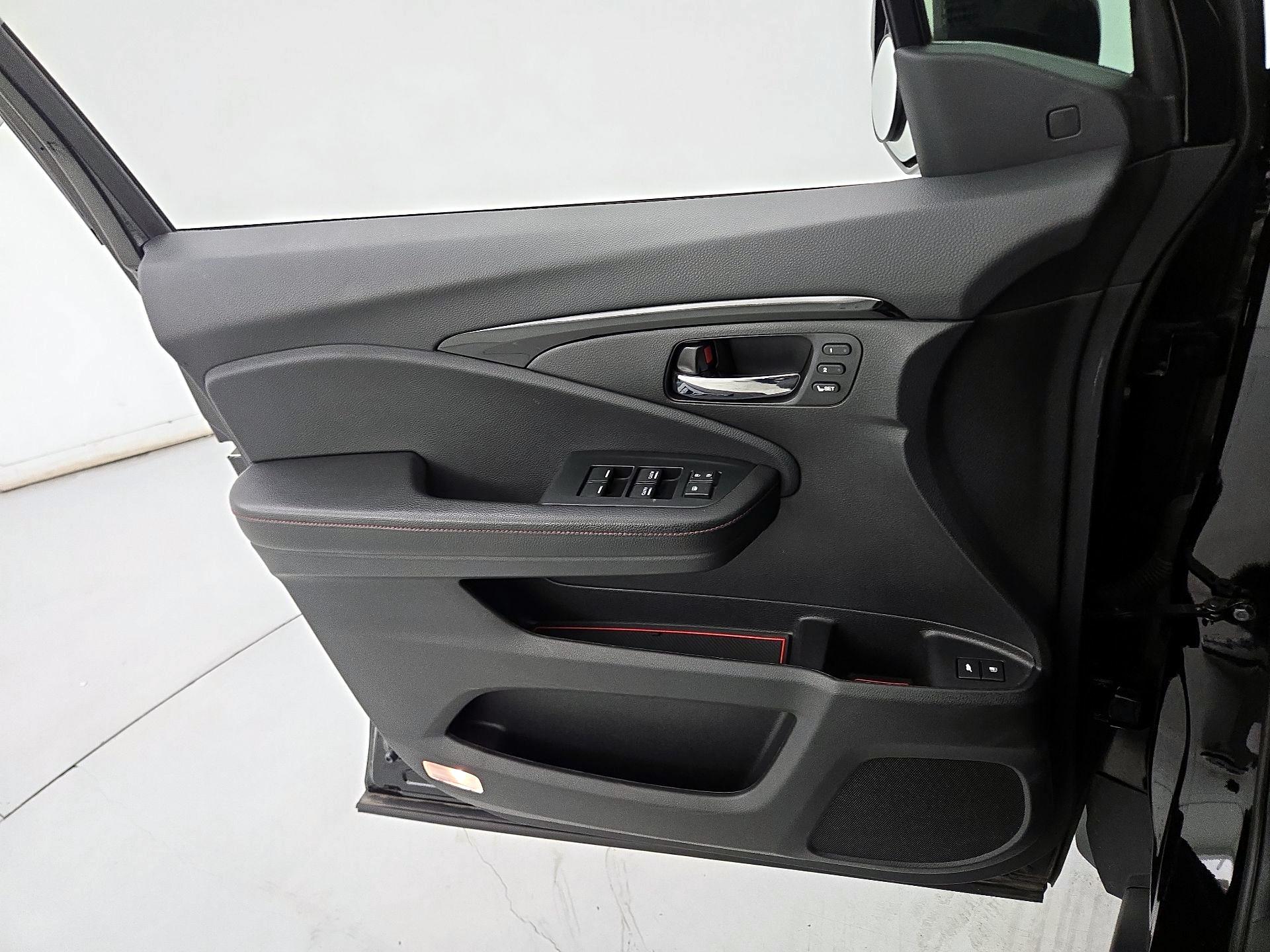 Thumbnail: 2020 Honda Pilot - 12