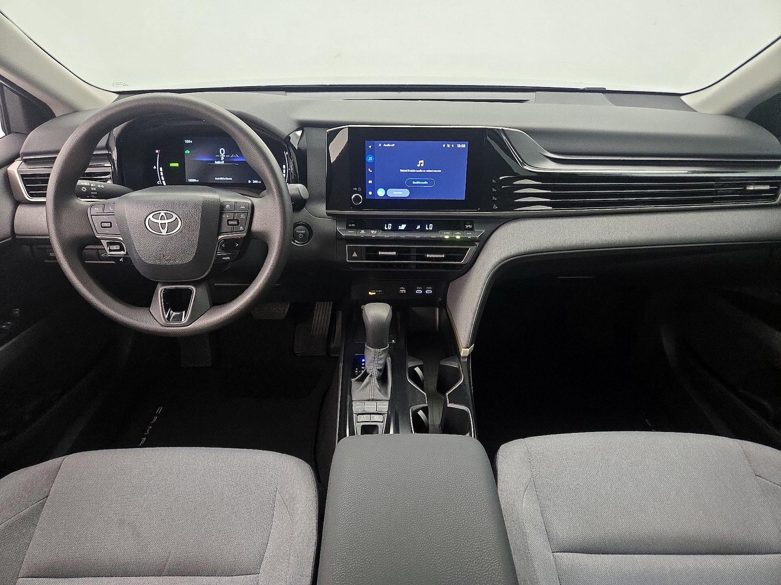 2025 Toyota Camry LE - Photo 10
