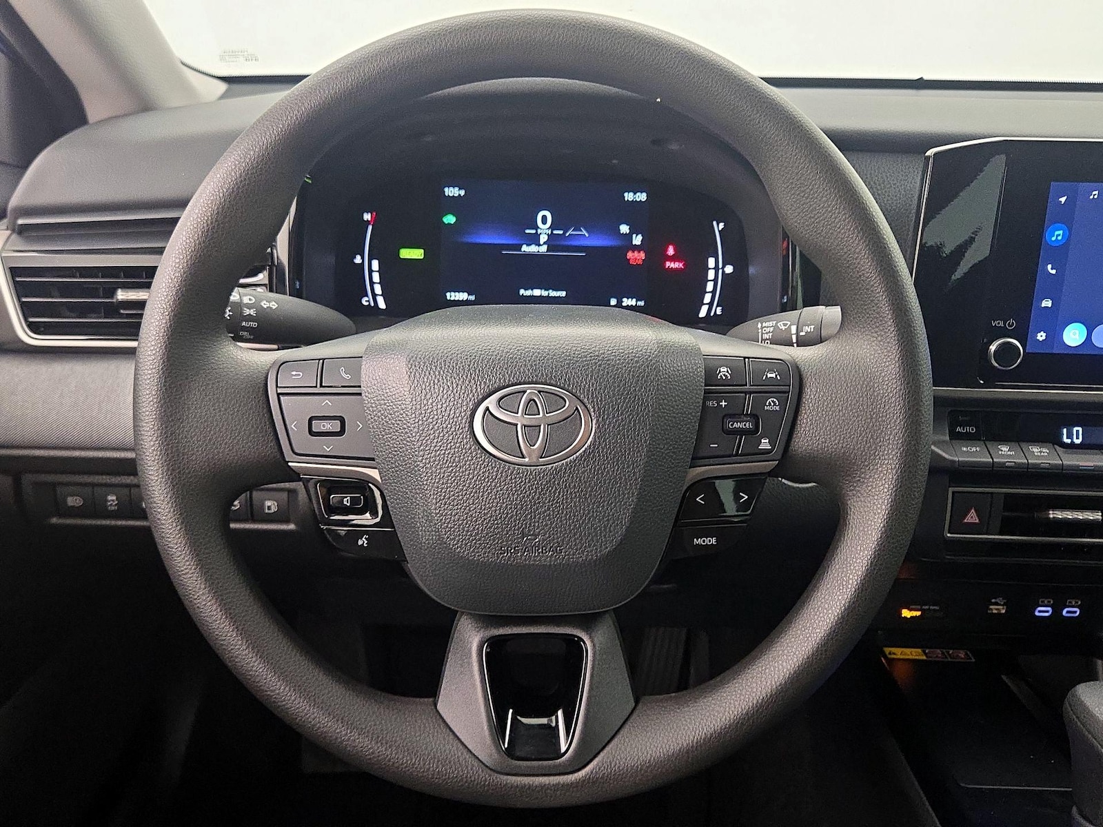2025 Toyota Camry LE - Photo 11