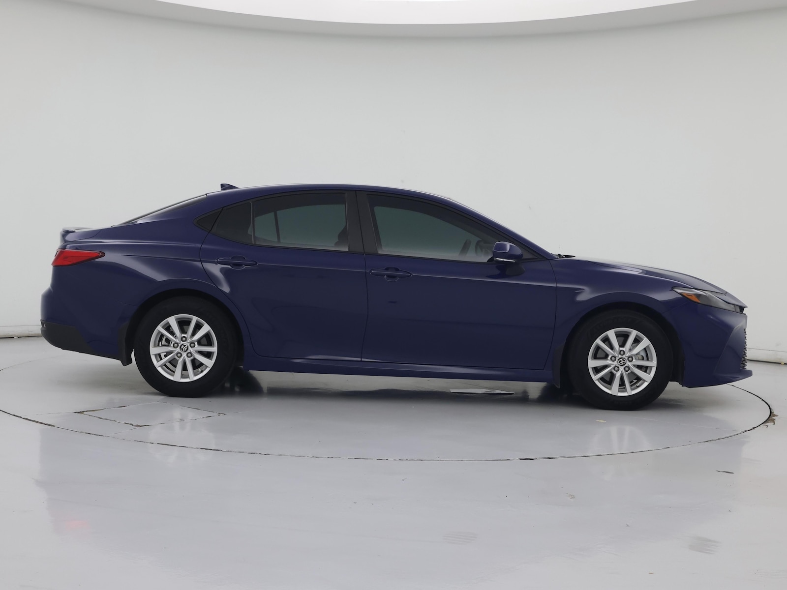 2025 Toyota Camry LE - Photo 8