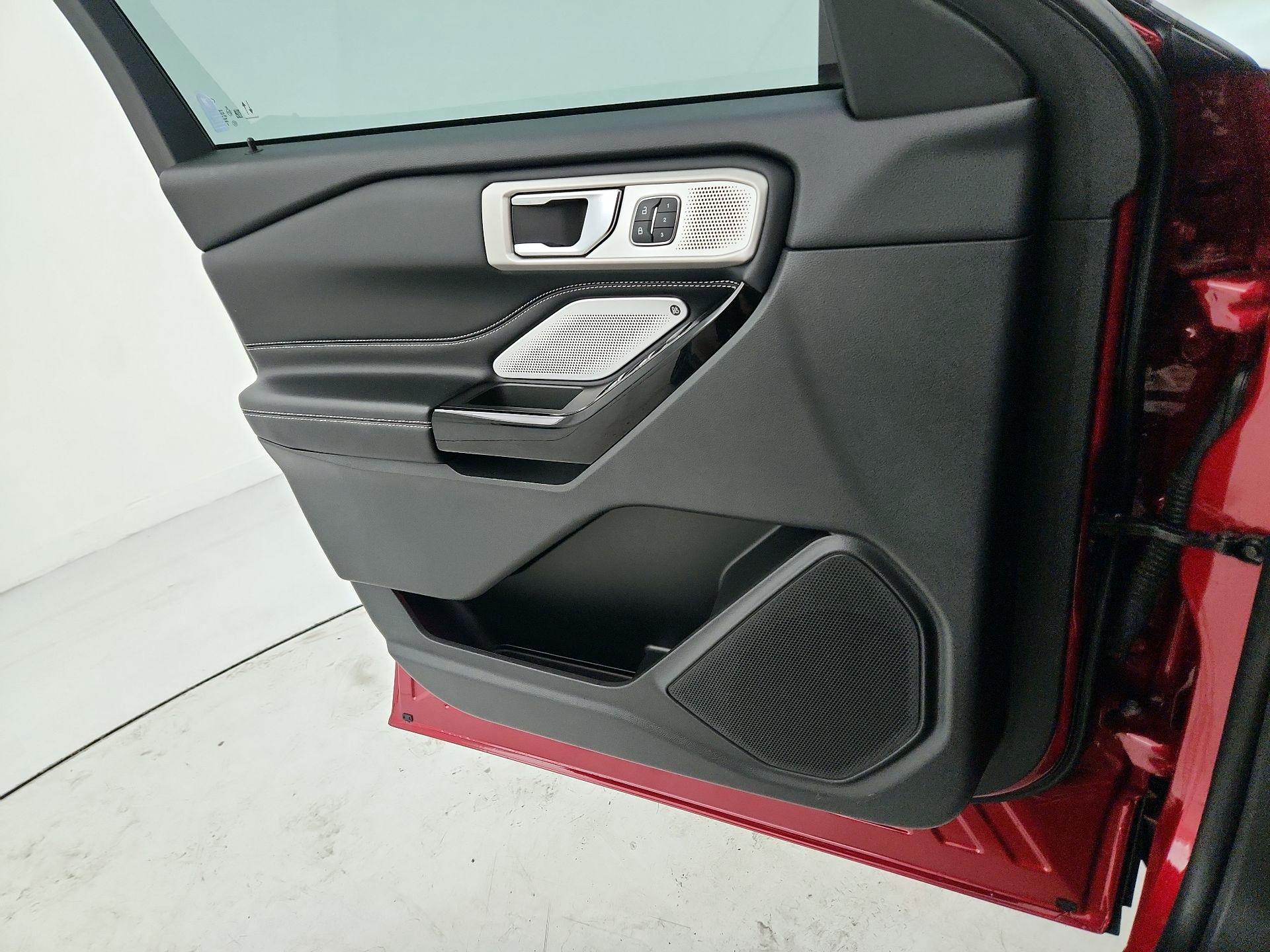 Thumbnail: 2022 Ford Explorer - 12