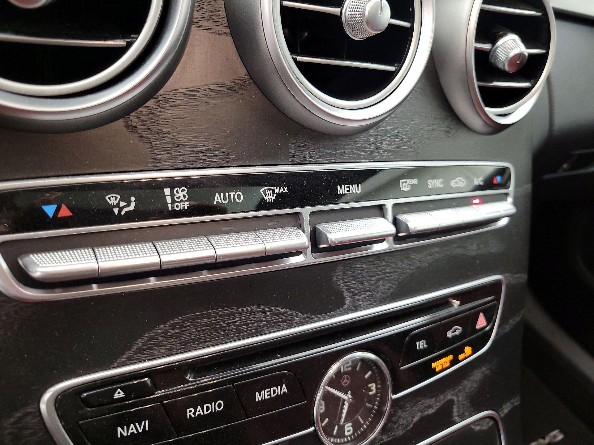 Thumbnail: 2015 Mercedes-Benz C-Class - 16