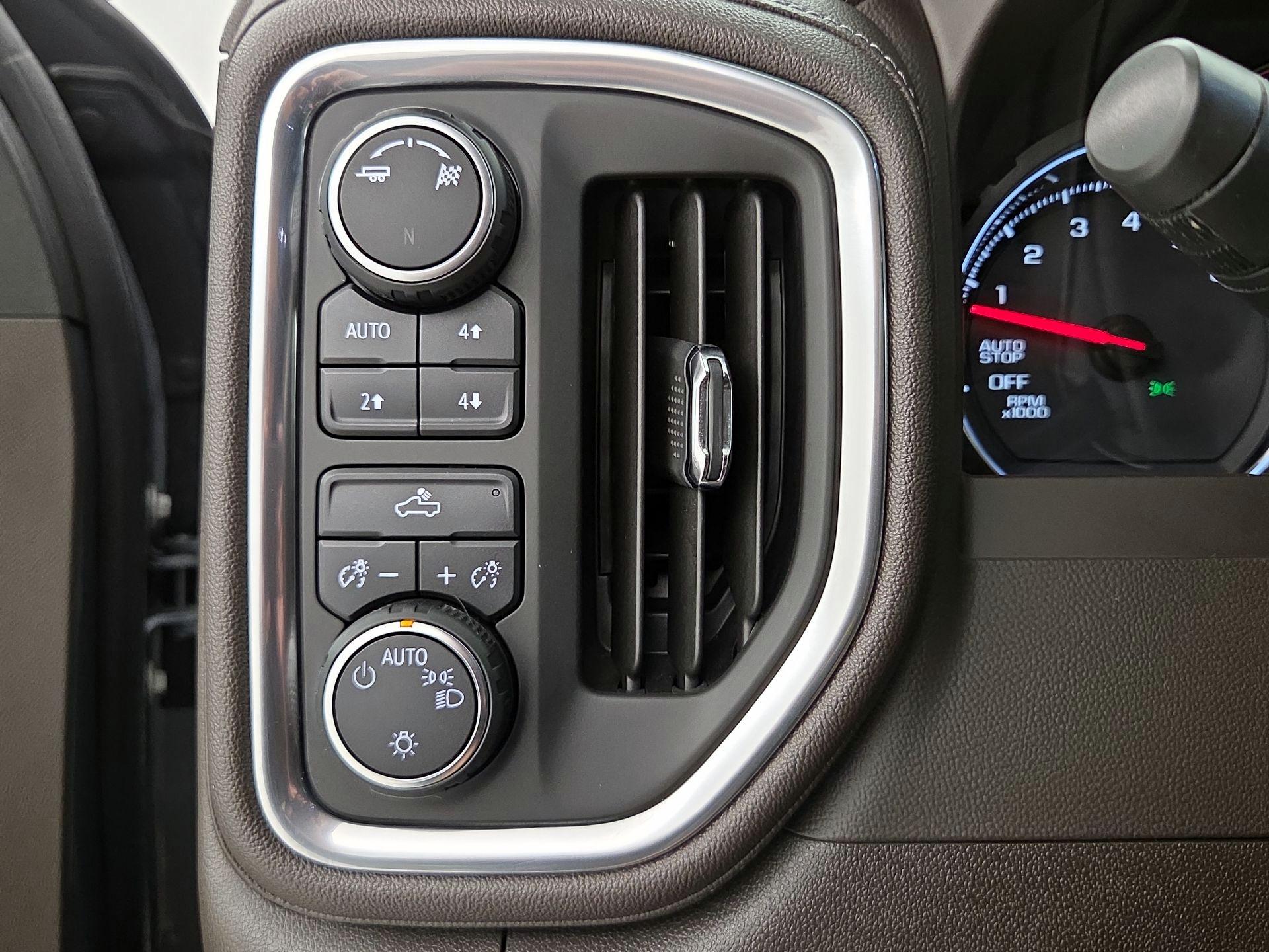 Thumbnail: 2019 Chevrolet Silverado 1500 - 13