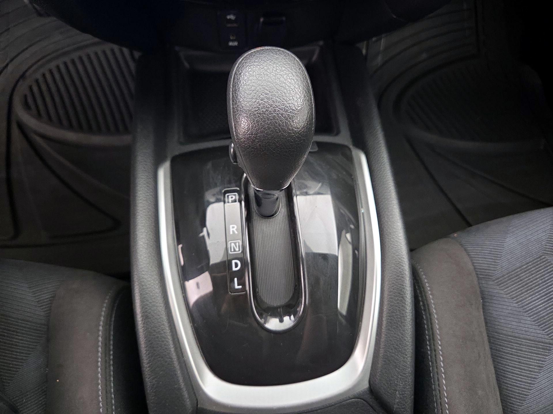 Thumbnail: 2015 Nissan Rogue - 18