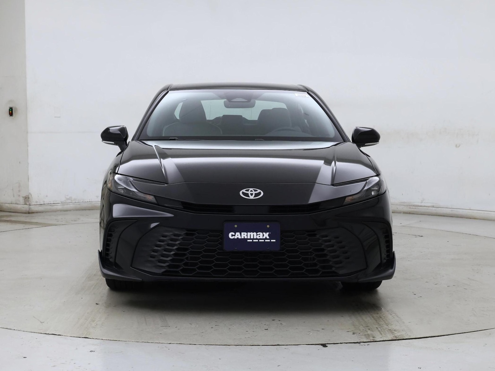 2025 Toyota Camry SE - Photo 6