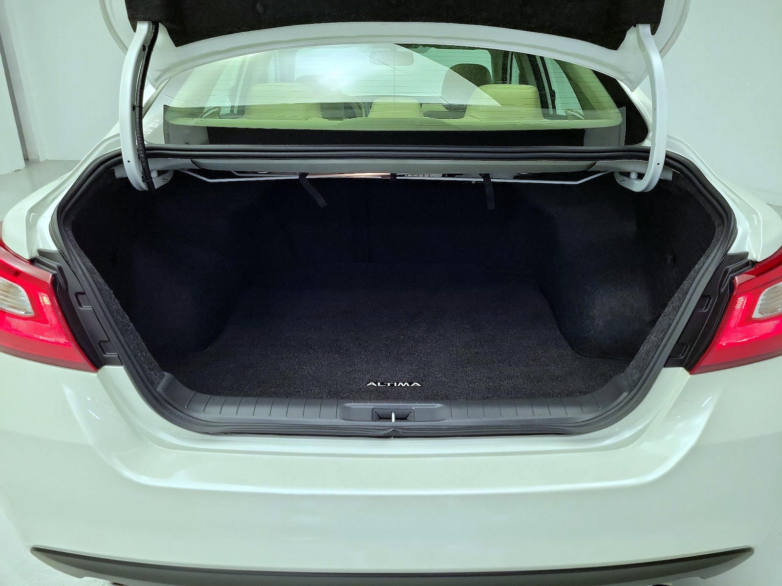 2017 Nissan Altima SL - Photo 23