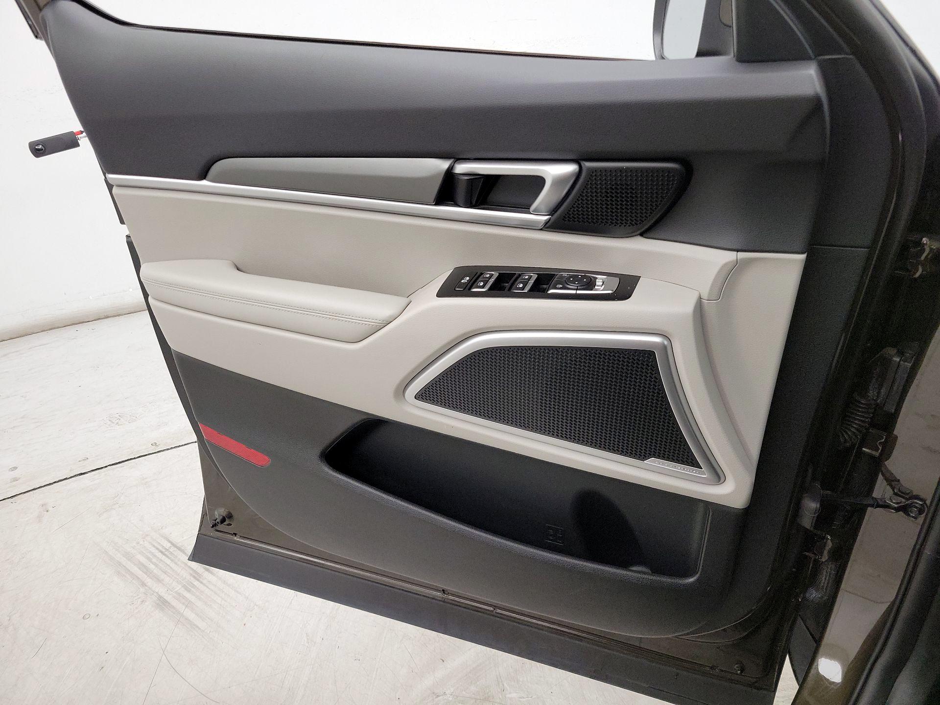 Thumbnail: 2022 Kia Telluride - 12