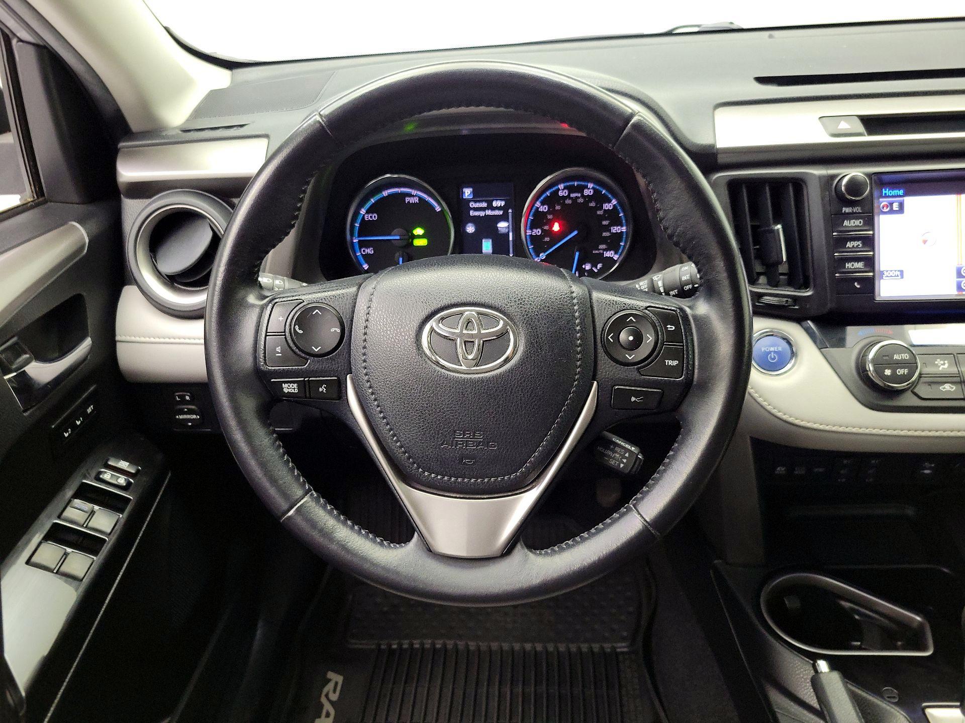 Thumbnail: 2017 Toyota RAV4 - 10