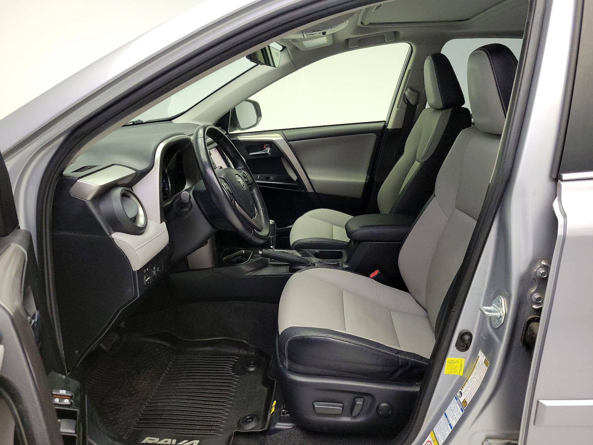 Thumbnail: 2017 Toyota RAV4 - 11
