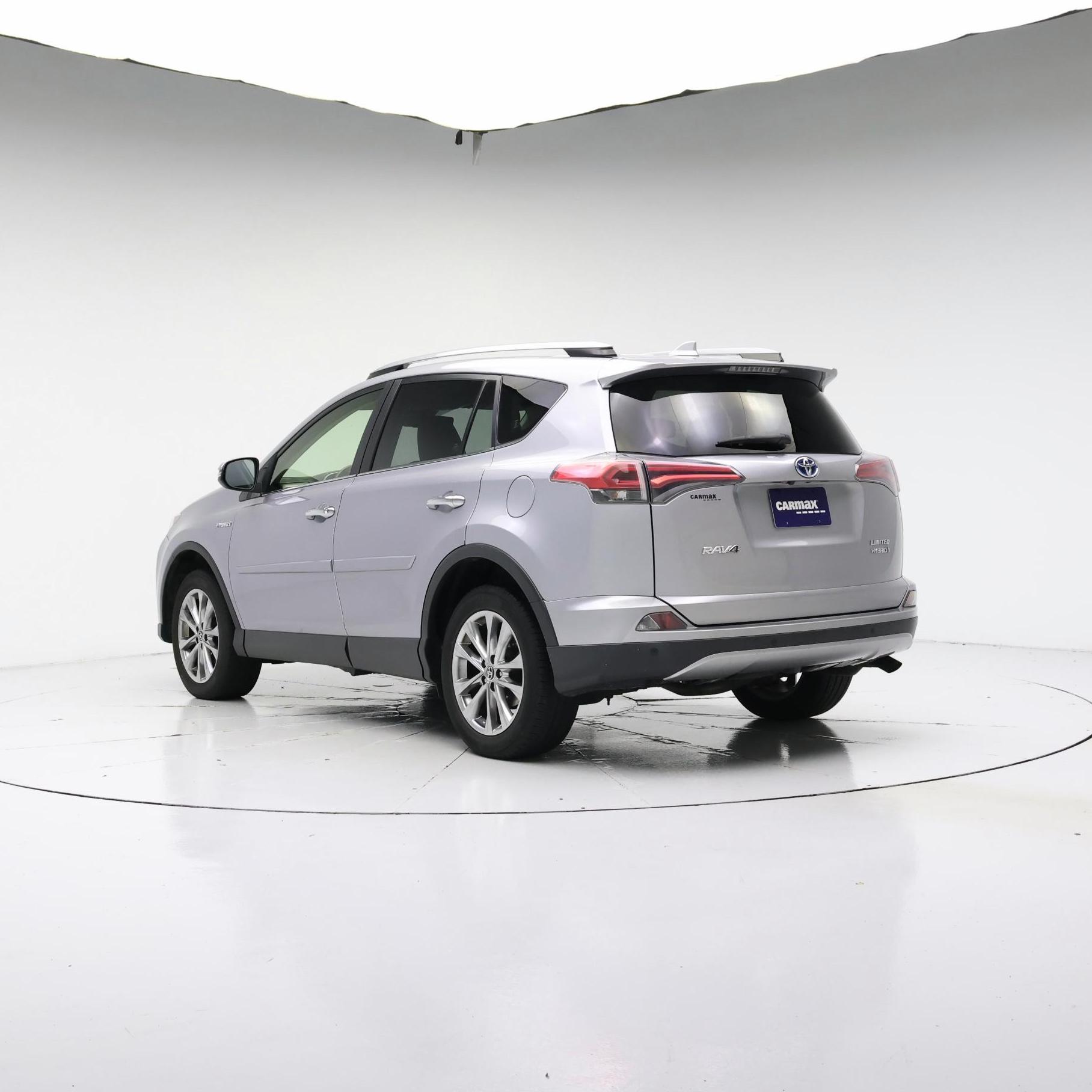 Thumbnail: 2017 Toyota RAV4 - 2