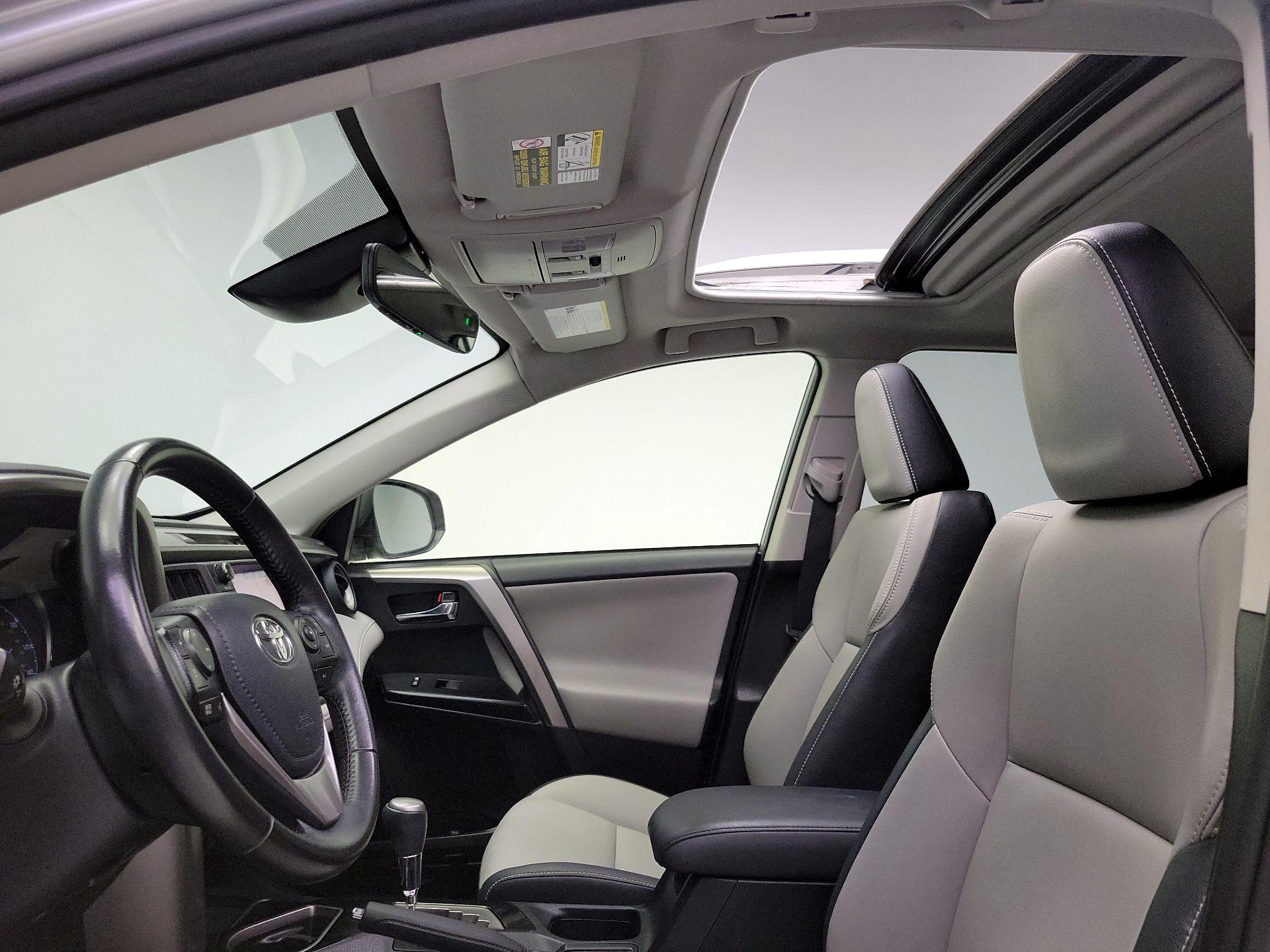 Thumbnail: 2017 Toyota RAV4 - 20