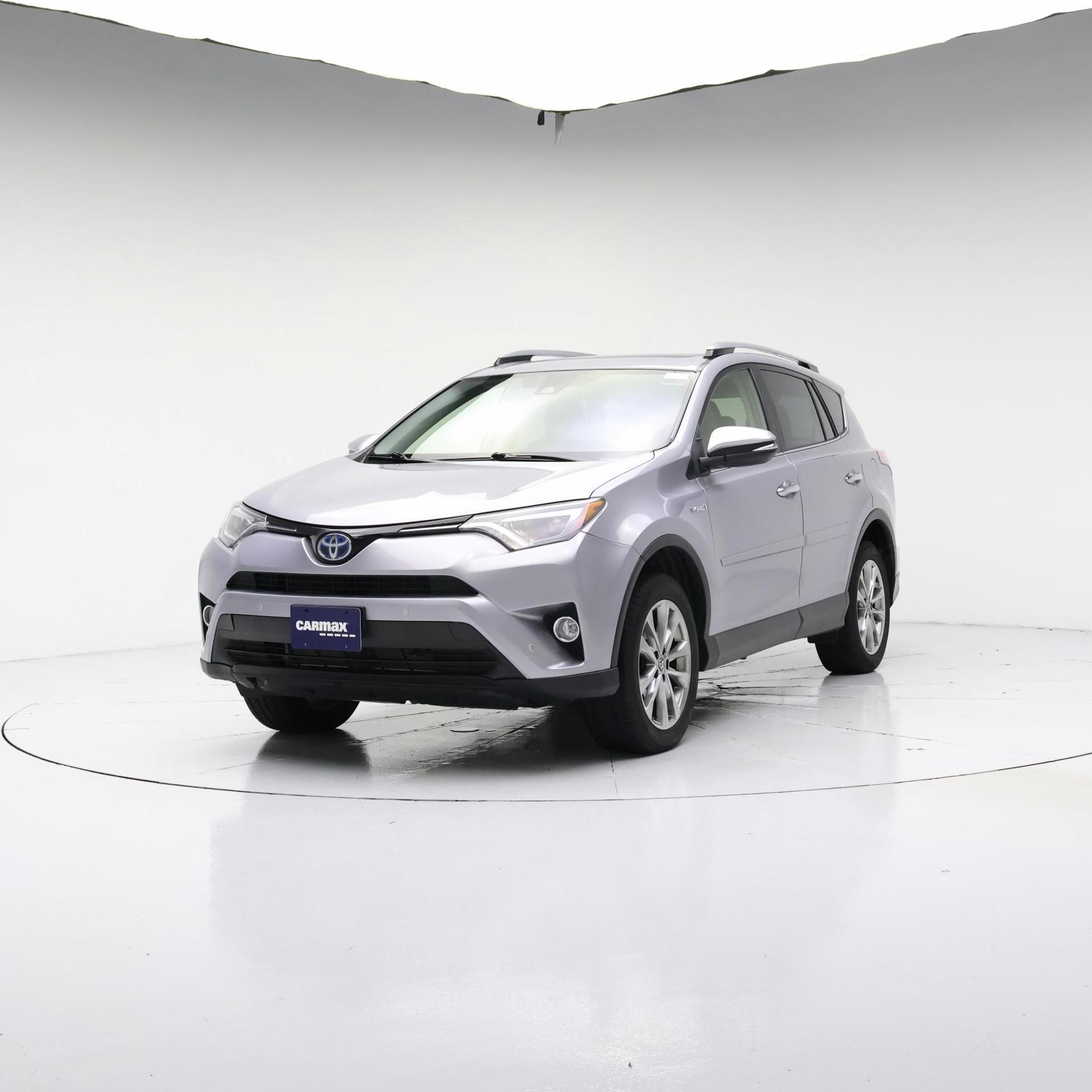 Thumbnail: 2017 Toyota RAV4 - 4